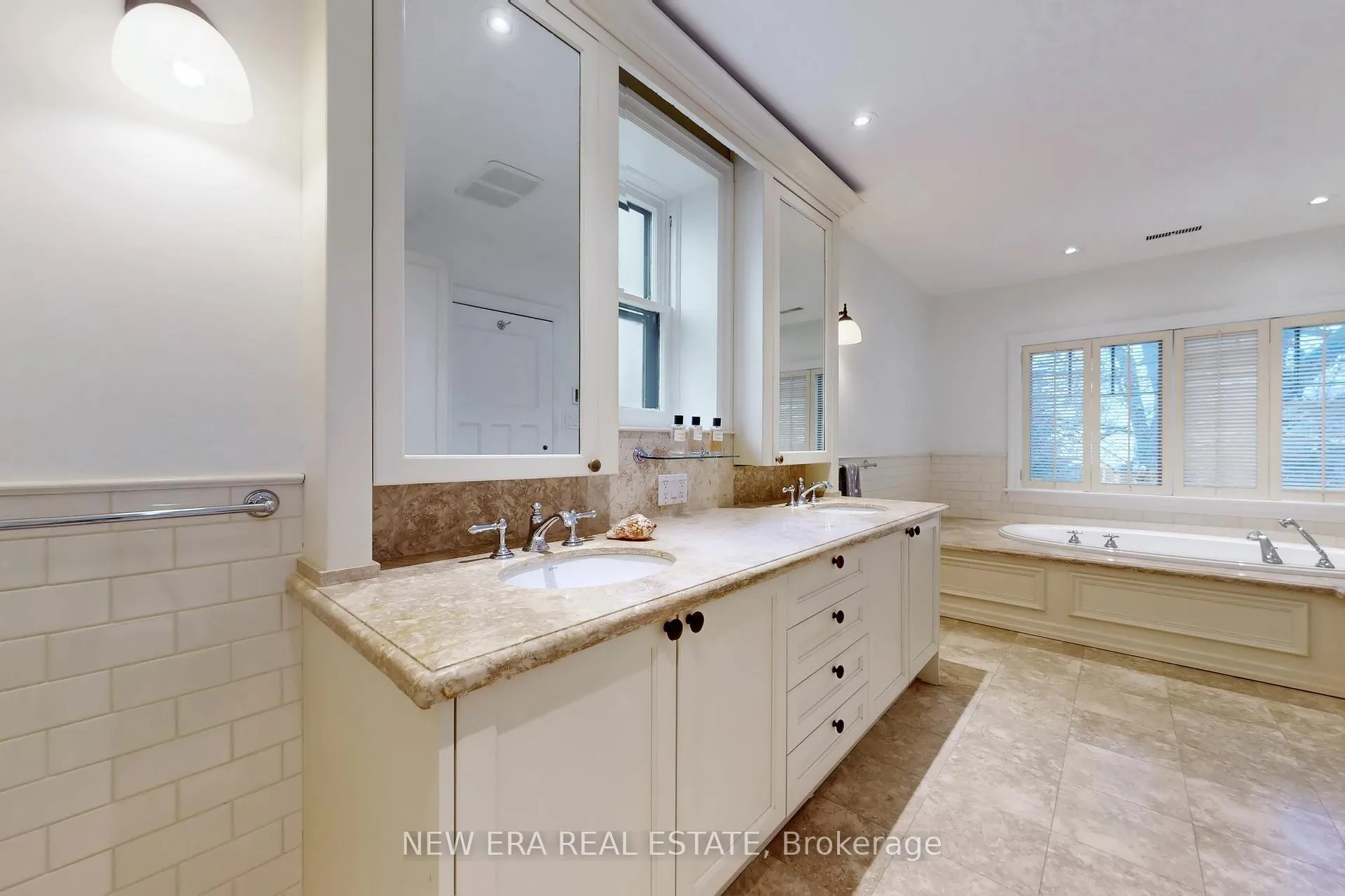 Photo 17 of 17 Summerhill Gardens, Toronto, Rosedale-Moore Park — HOMEH
