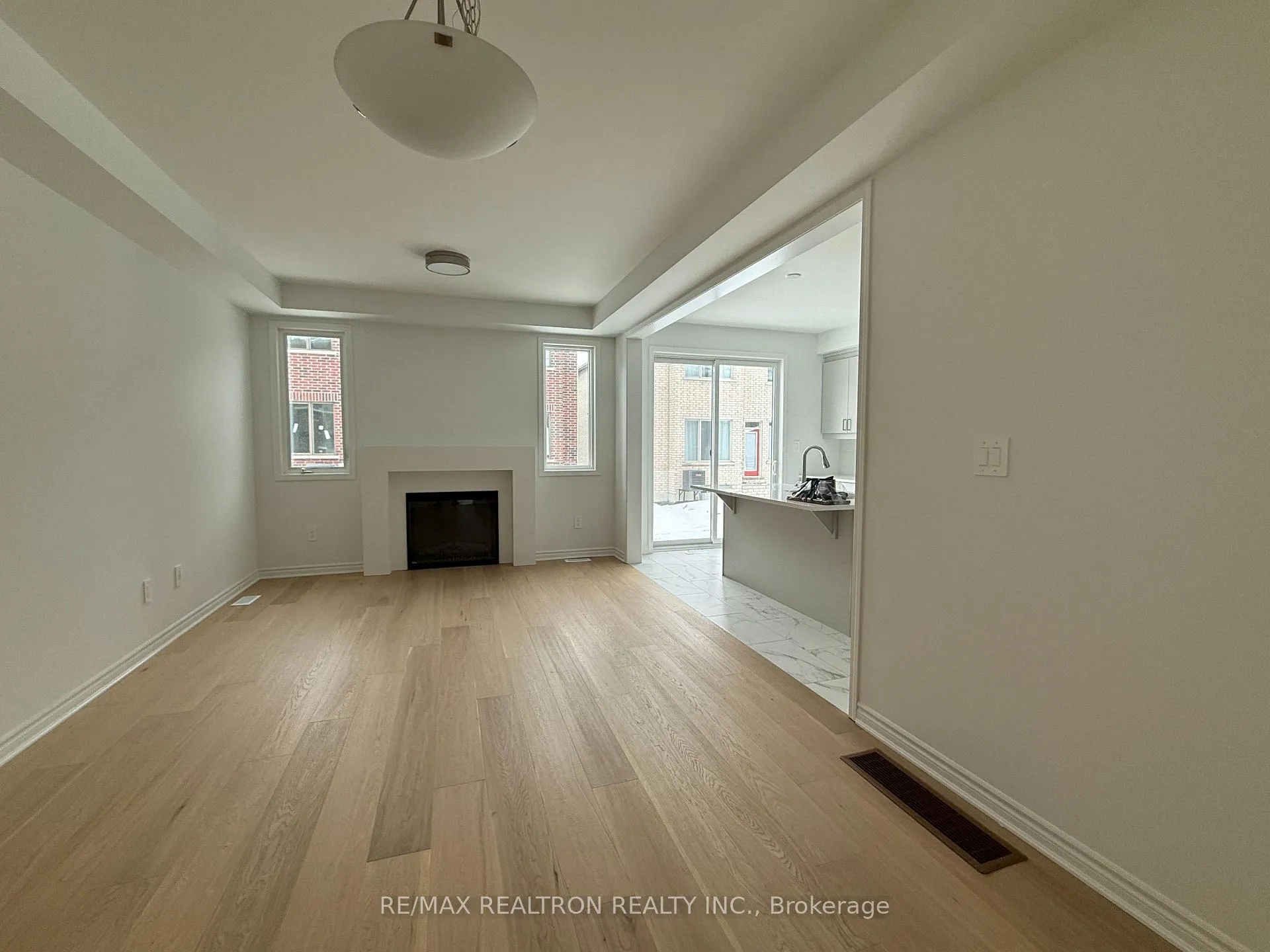 Photo 1 of 21 Moss Drive, Markham, Rural Markham — HOMEH