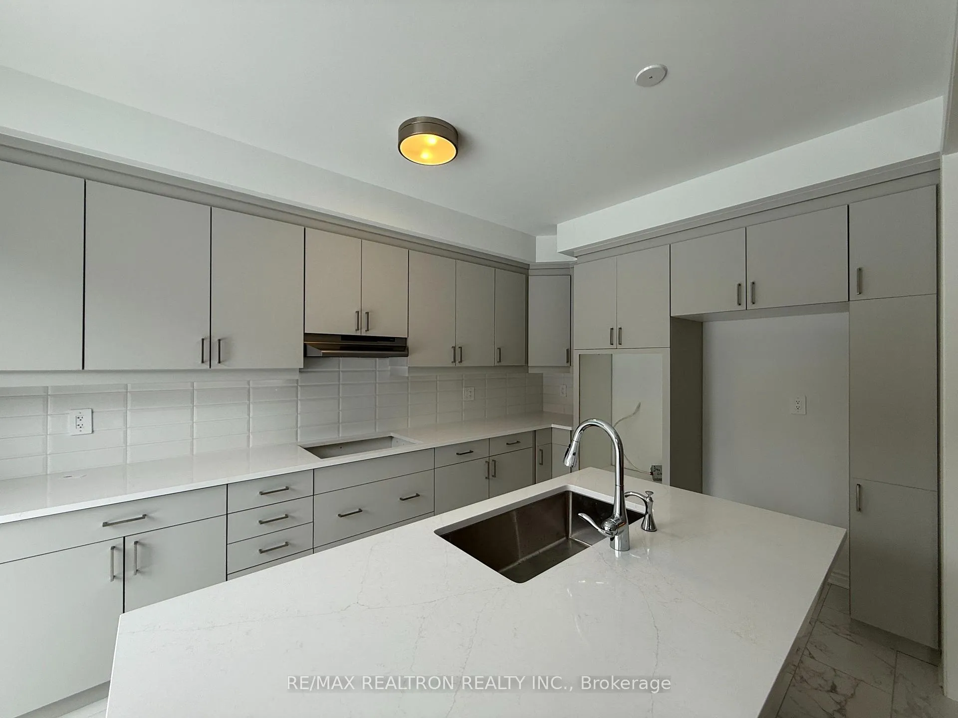 Photo 13 of 21 Moss Drive, Markham, Rural Markham — HOMEH