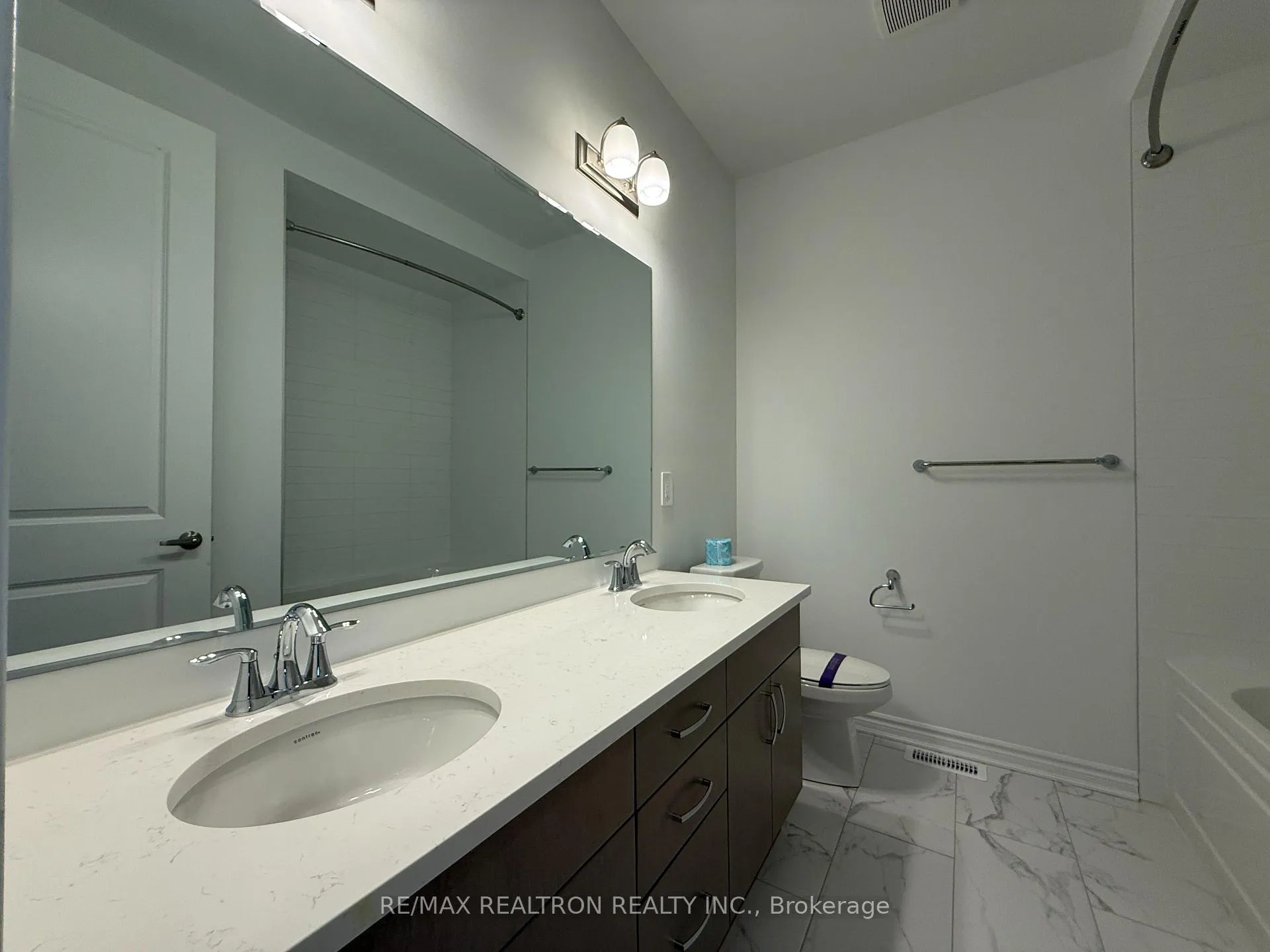Photo 20 of 21 Moss Drive, Markham, Rural Markham — HOMEH