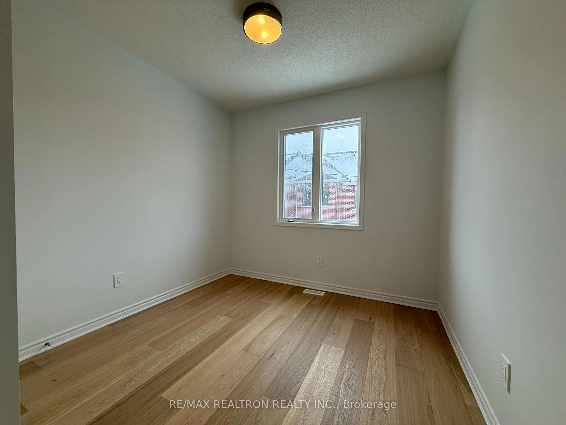 Photo 21 of 21 Moss Drive, Markham, Rural Markham — HOMEH