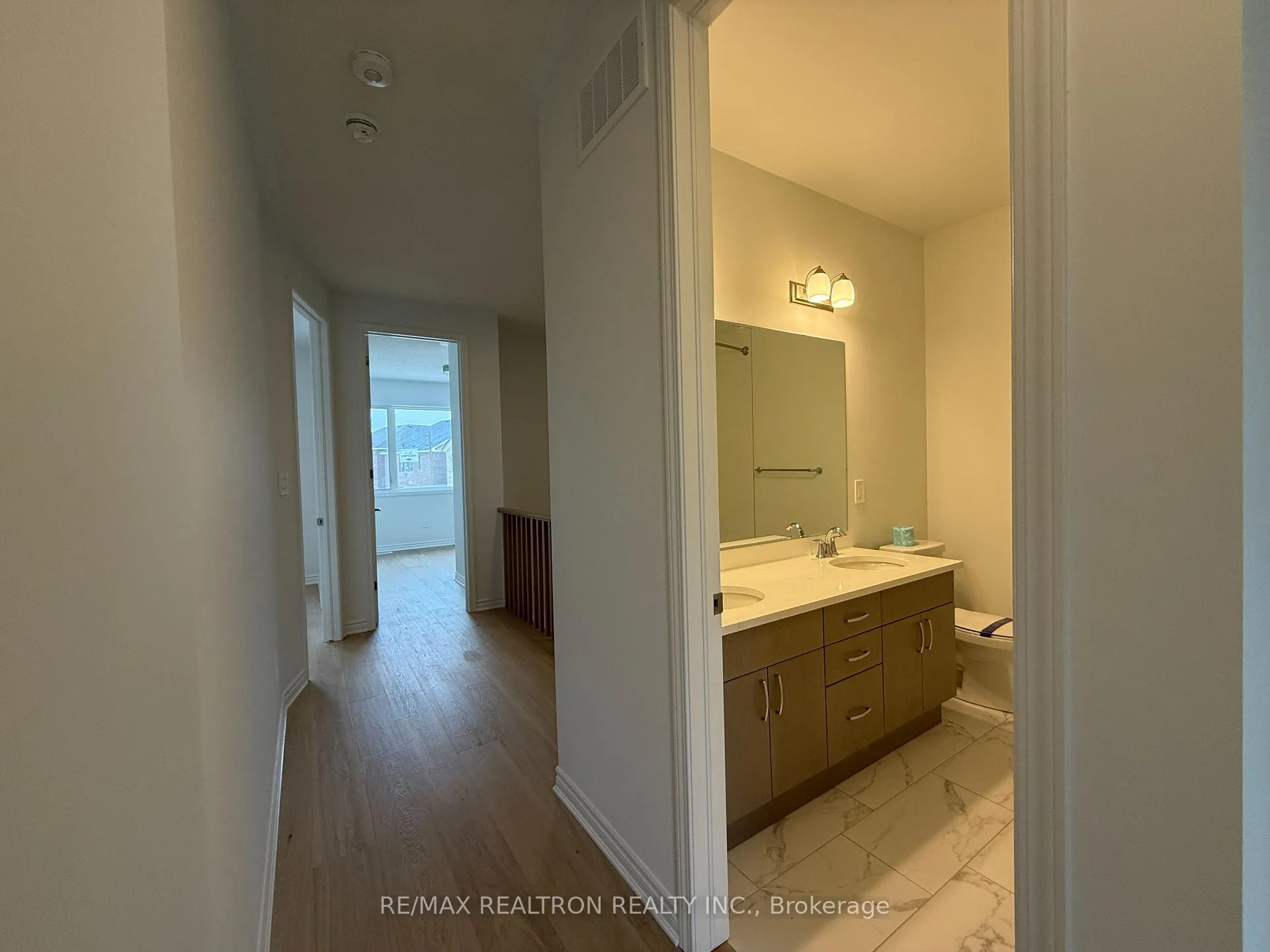 Photo 22 of 21 Moss Drive, Markham, Rural Markham — HOMEH