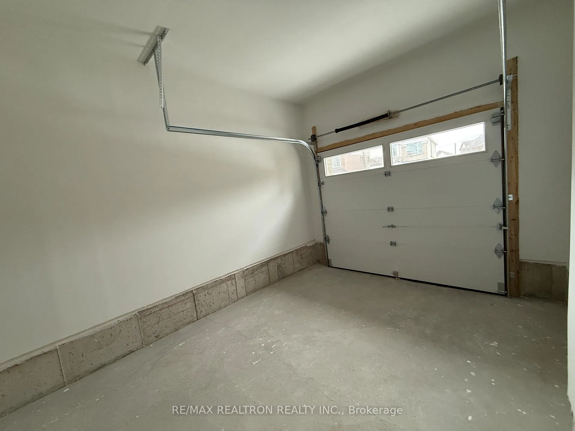 Photo 26 of 21 Moss Drive, Markham, Rural Markham — HOMEH
