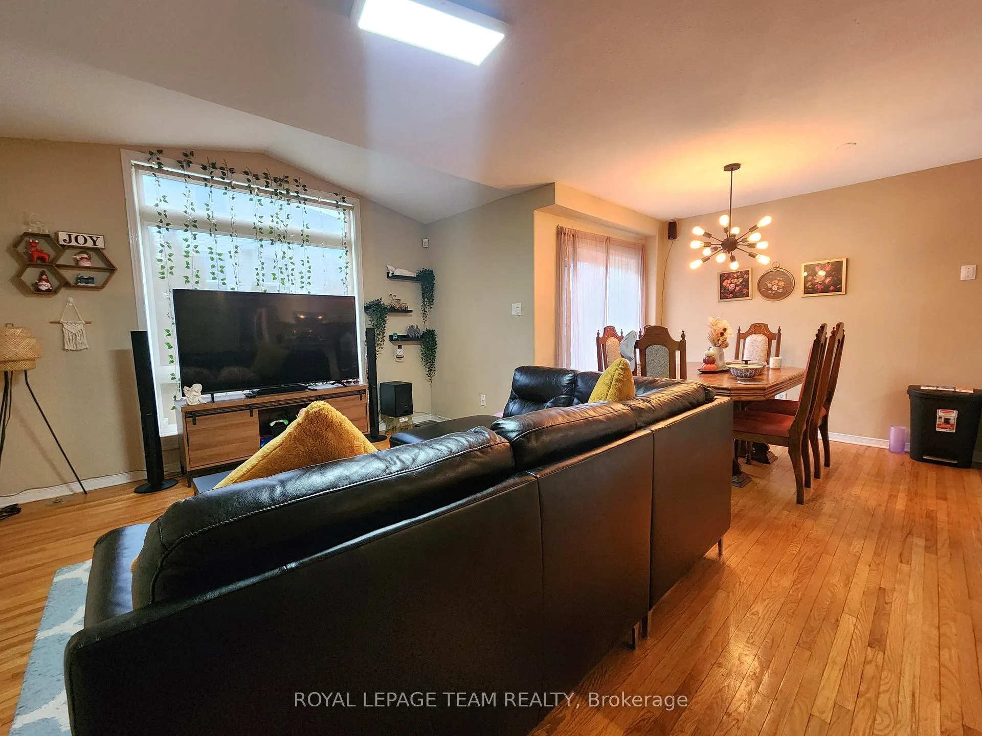 Photo 6 of 1312 Halton Terrace, Ottawa, Kanata - Morgan's Grant/South March — HOMEH