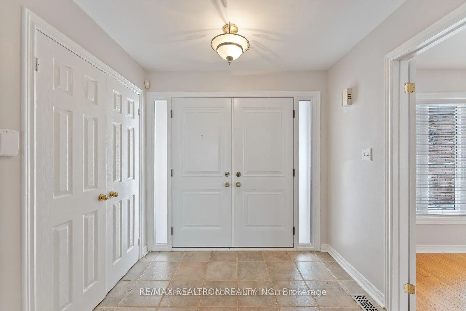 Photo 3 of 115 James Street, Barrie, Ardagh — HOMEH