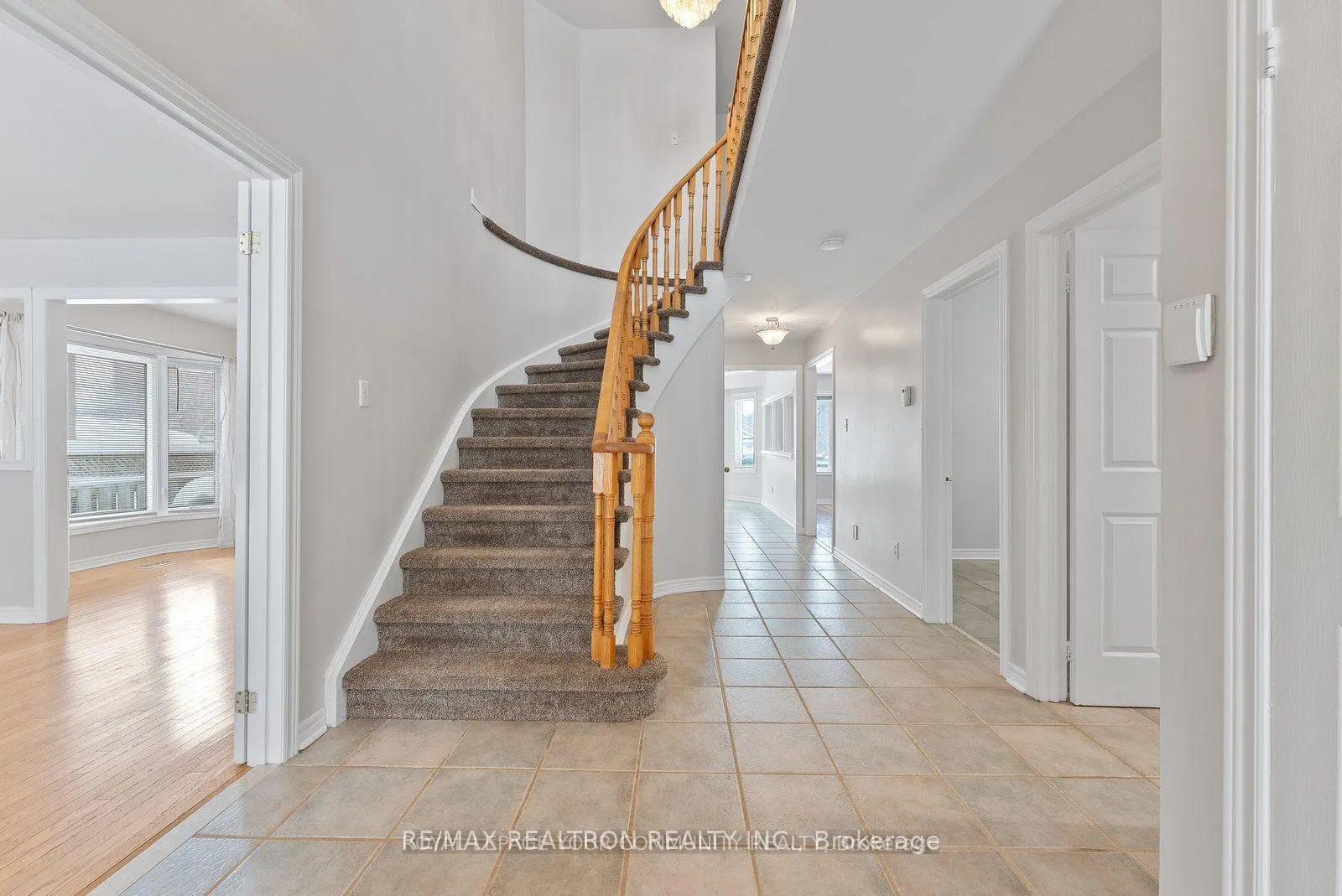Photo 10 of 115 James Street, Barrie, Ardagh — HOMEH