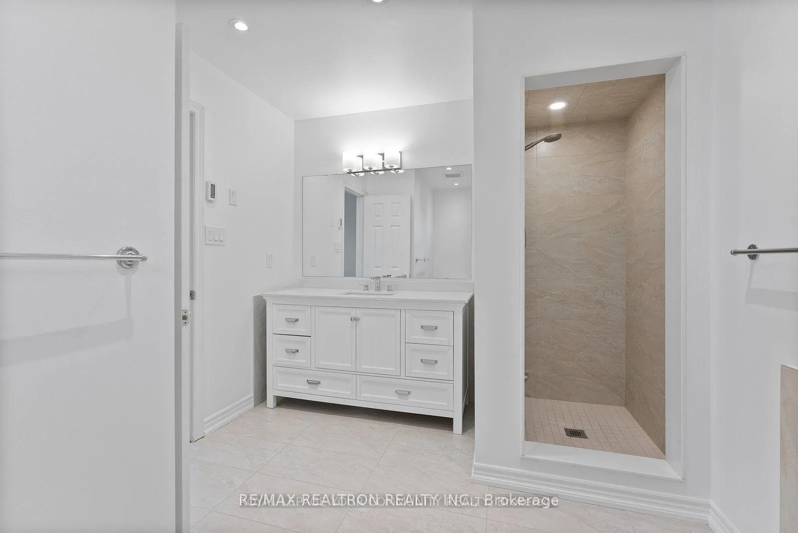 Photo 20 of 115 James Street, Barrie, Ardagh — HOMEH
