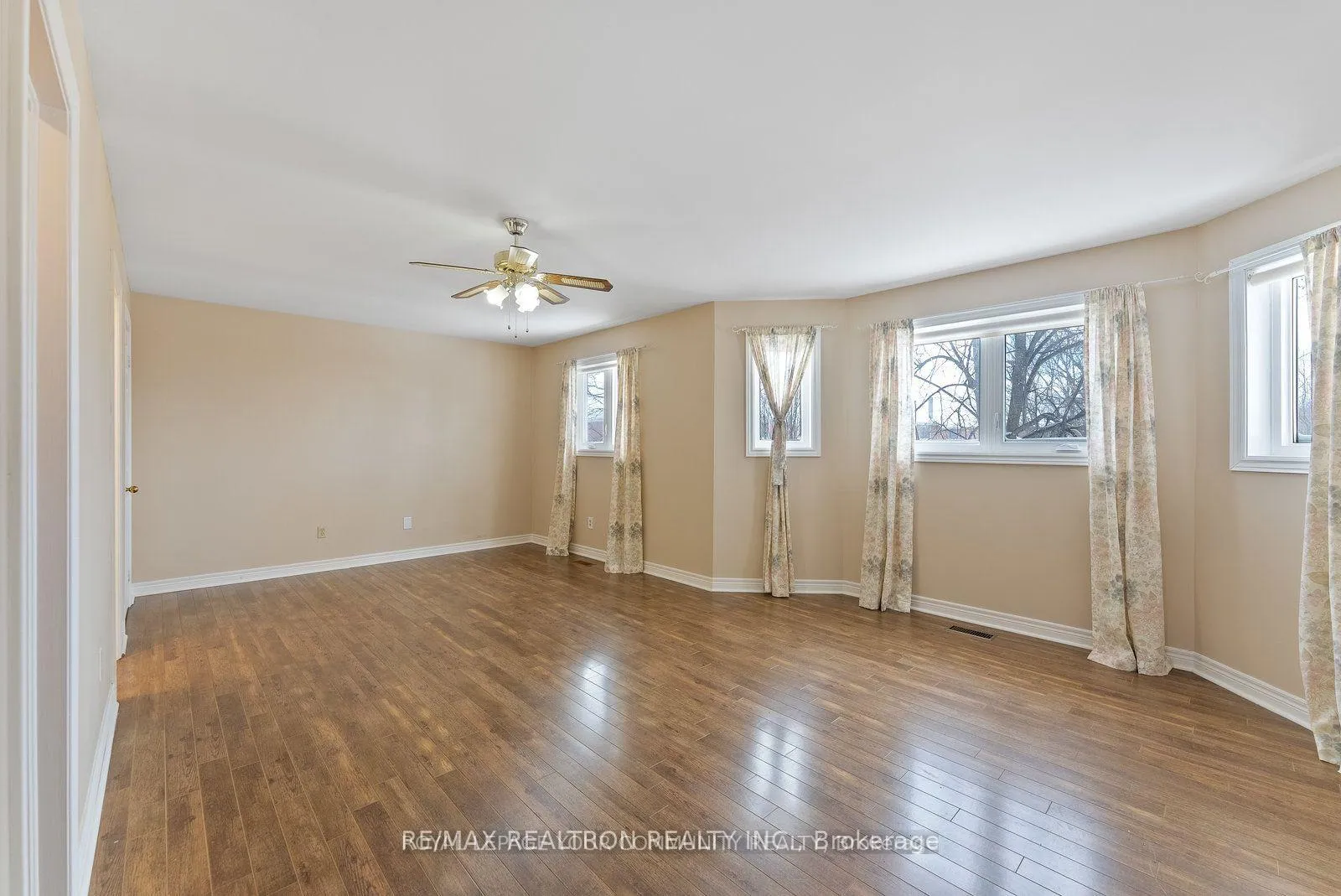 Photo 22 of 115 James Street, Barrie, Ardagh — HOMEH