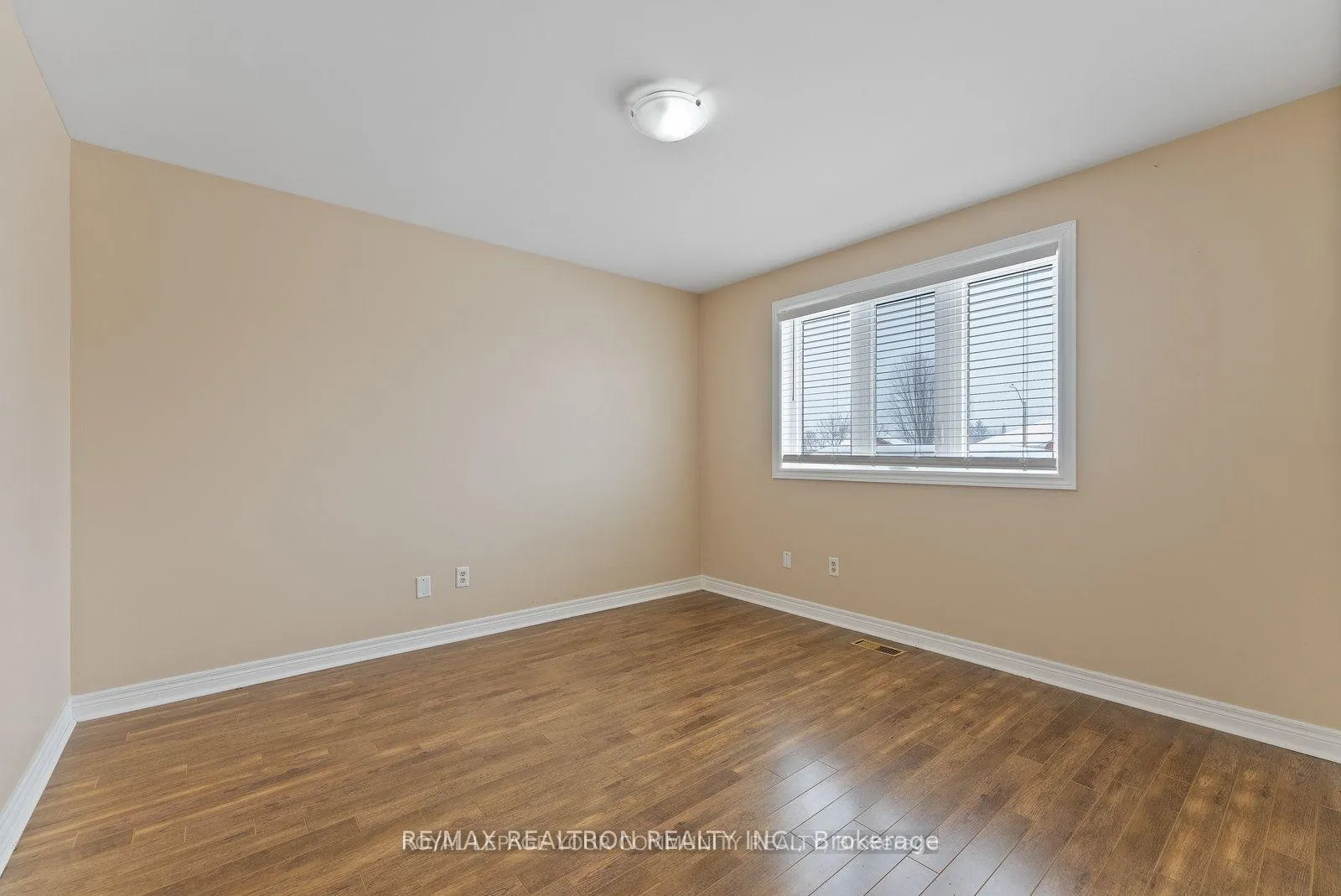 Photo 24 of 115 James Street, Barrie, Ardagh — HOMEH