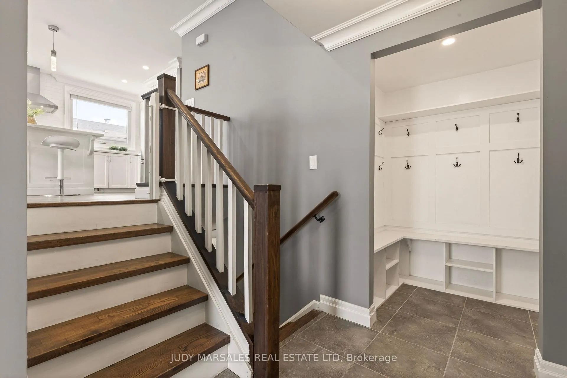 Photo 3 of 51 Fonthill Road, Hamilton, Fessenden — HOMEH