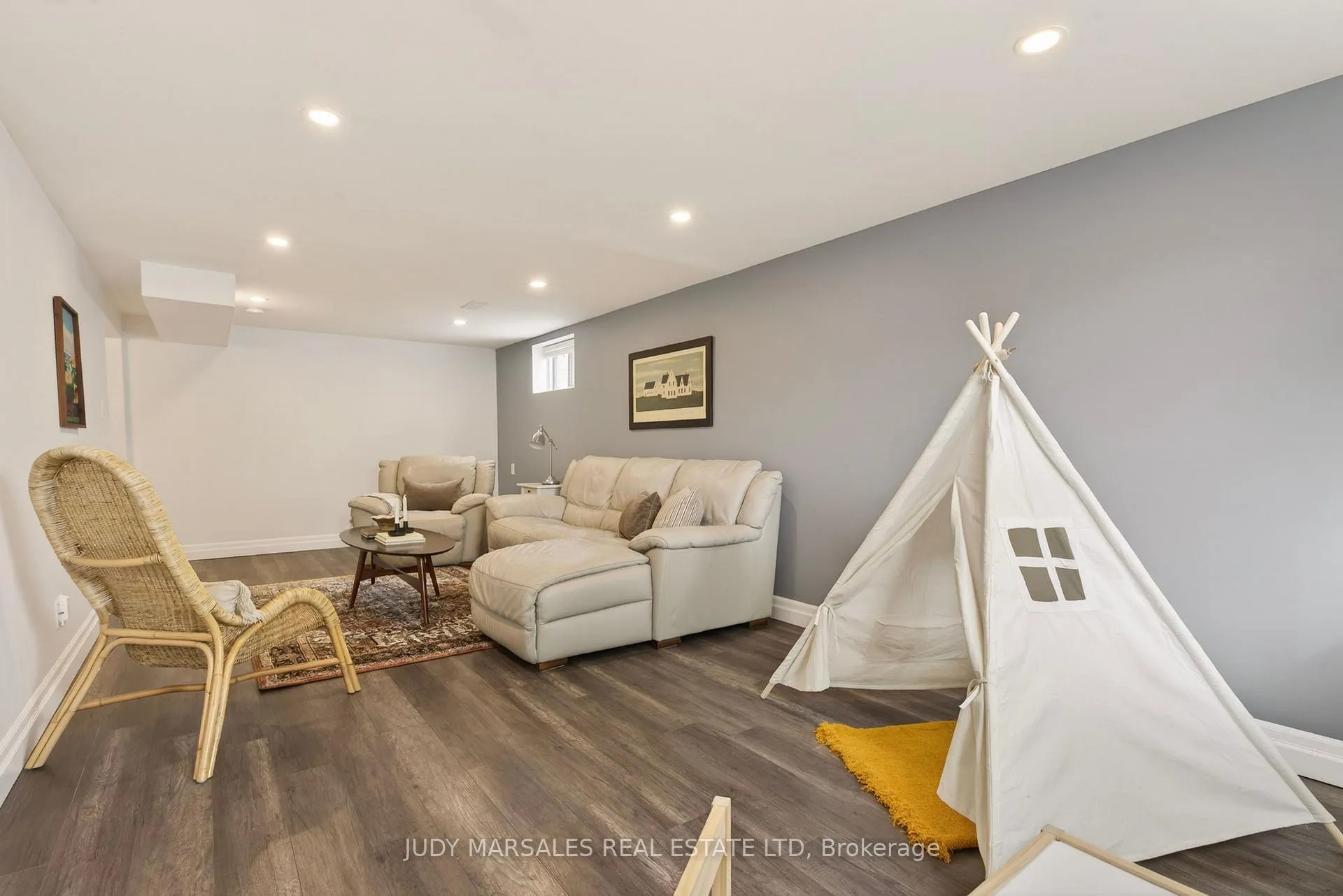 Photo 31 of 51 Fonthill Road, Hamilton, Fessenden — HOMEH