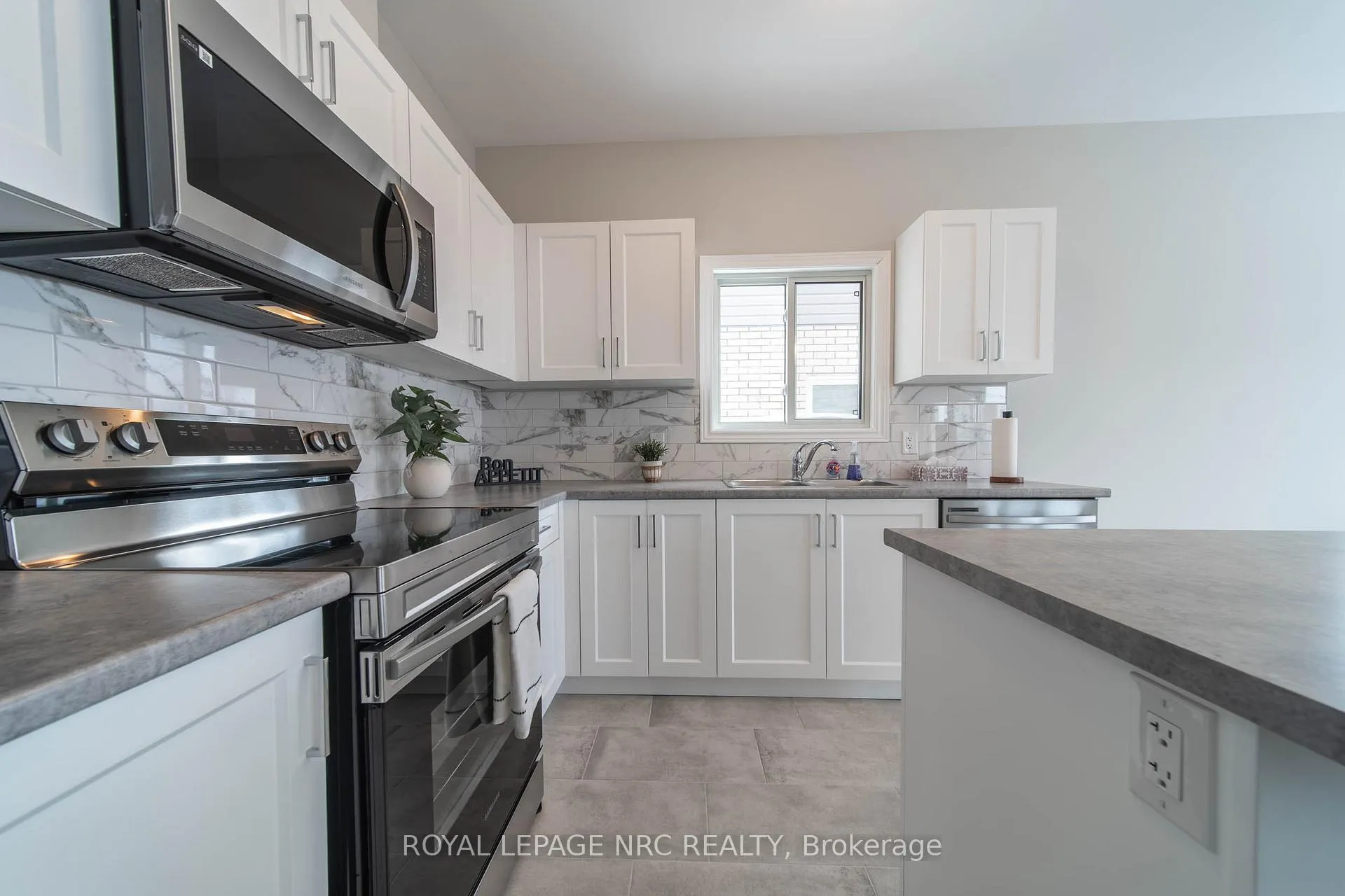 Photo 5 of 56 Willson Drive, Thorold, Hurricane/Merrittville — HOMEH