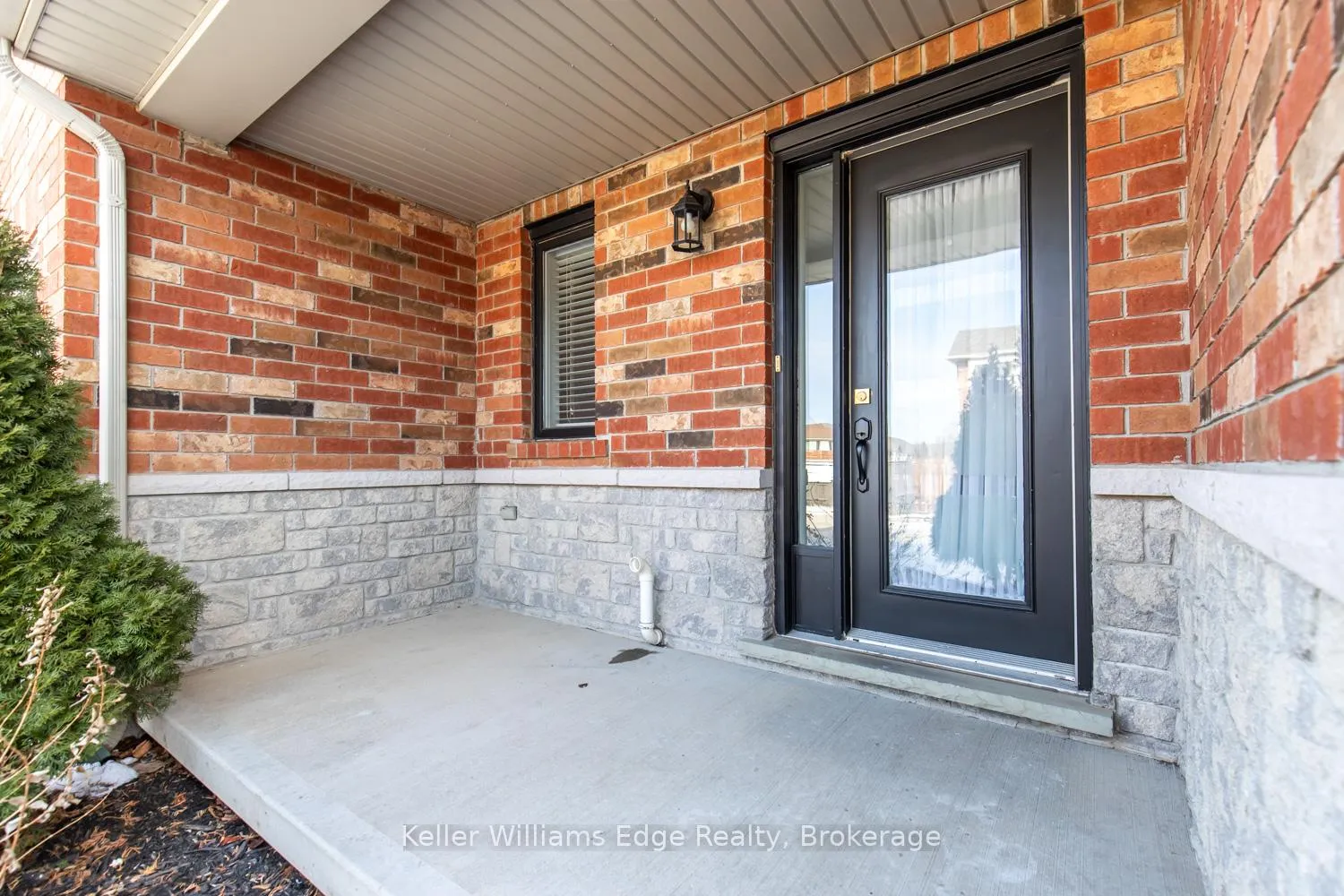 Photo 2 of Unit 2, 188 Livingston Avenue, Grimsby, Grimsby West — HOMEH