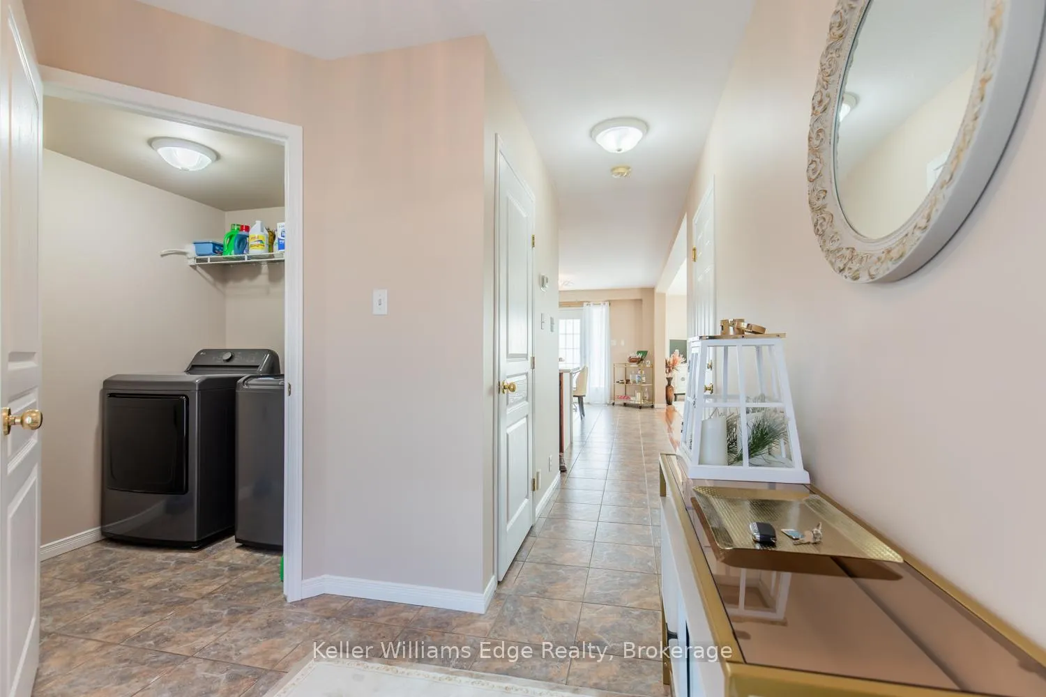 Photo 6 of Unit 2, 188 Livingston Avenue, Grimsby, Grimsby West — HOMEH