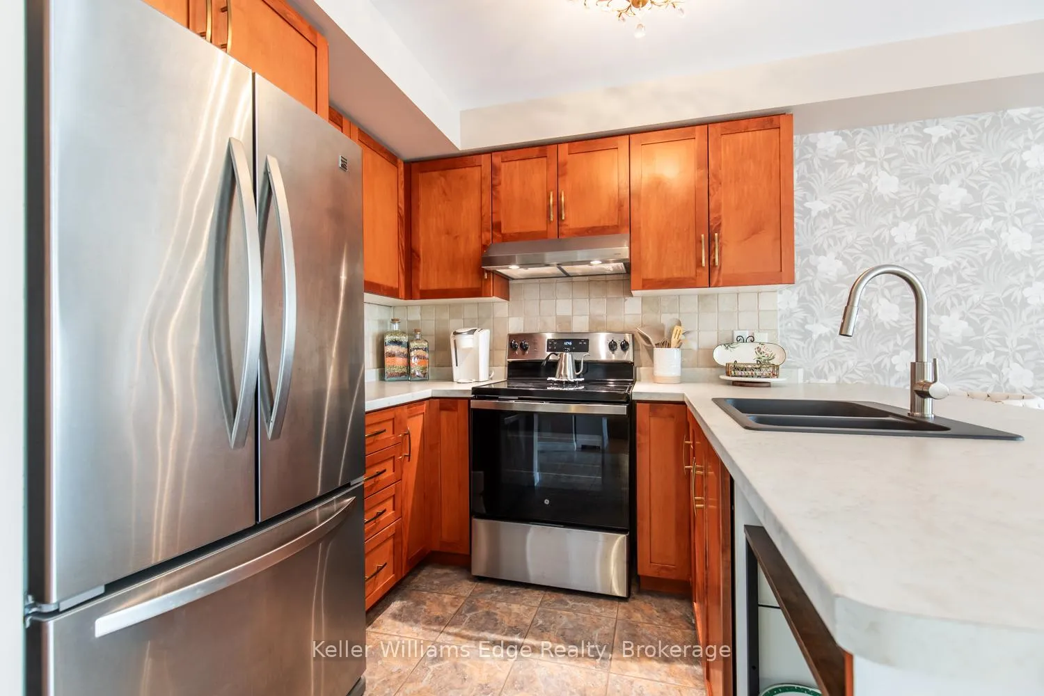 Photo 9 of Unit 2, 188 Livingston Avenue, Grimsby, Grimsby West — HOMEH