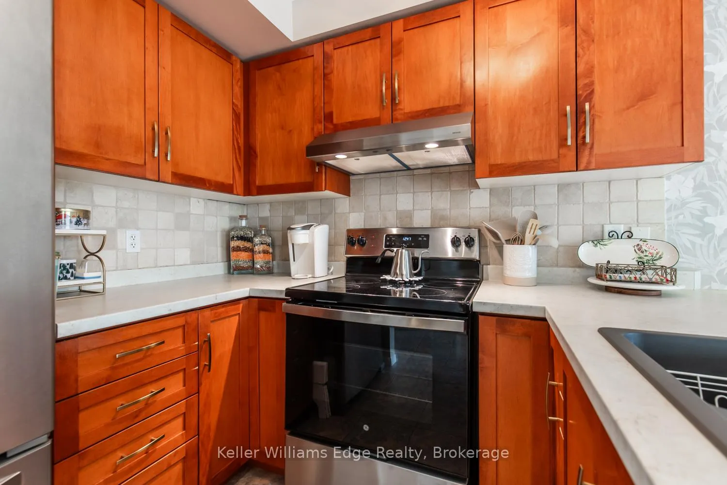 Photo 10 of Unit 2, 188 Livingston Avenue, Grimsby, Grimsby West — HOMEH