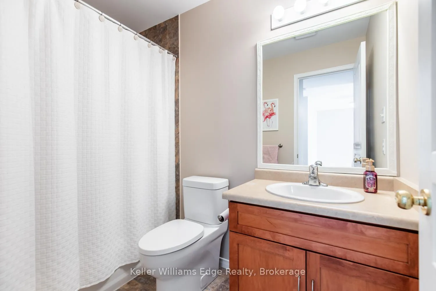 Photo 25 of Unit 2, 188 Livingston Avenue, Grimsby, Grimsby West — HOMEH