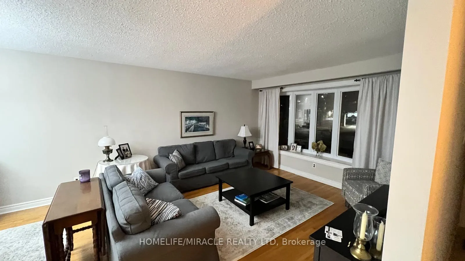 Photo 2 of 315 Mill Street, Brampton, Brampton South — HOMEH