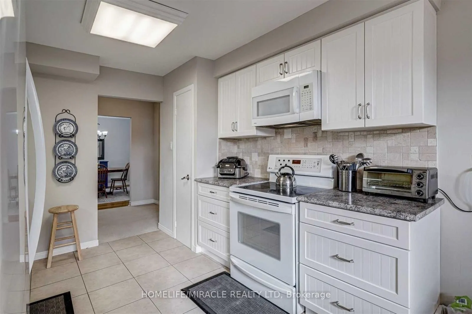 Photo 5 of 315 Mill Street, Brampton, Brampton South — HOMEH
