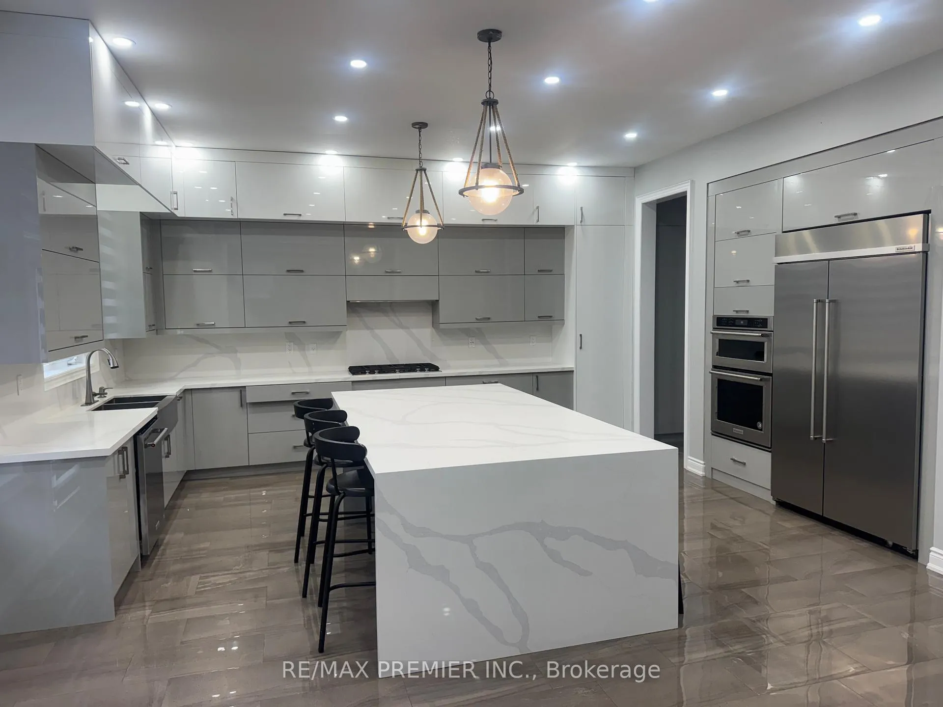 Photo 2 of 185 Faust Ridge, Vaughan, Kleinburg — HOMEH