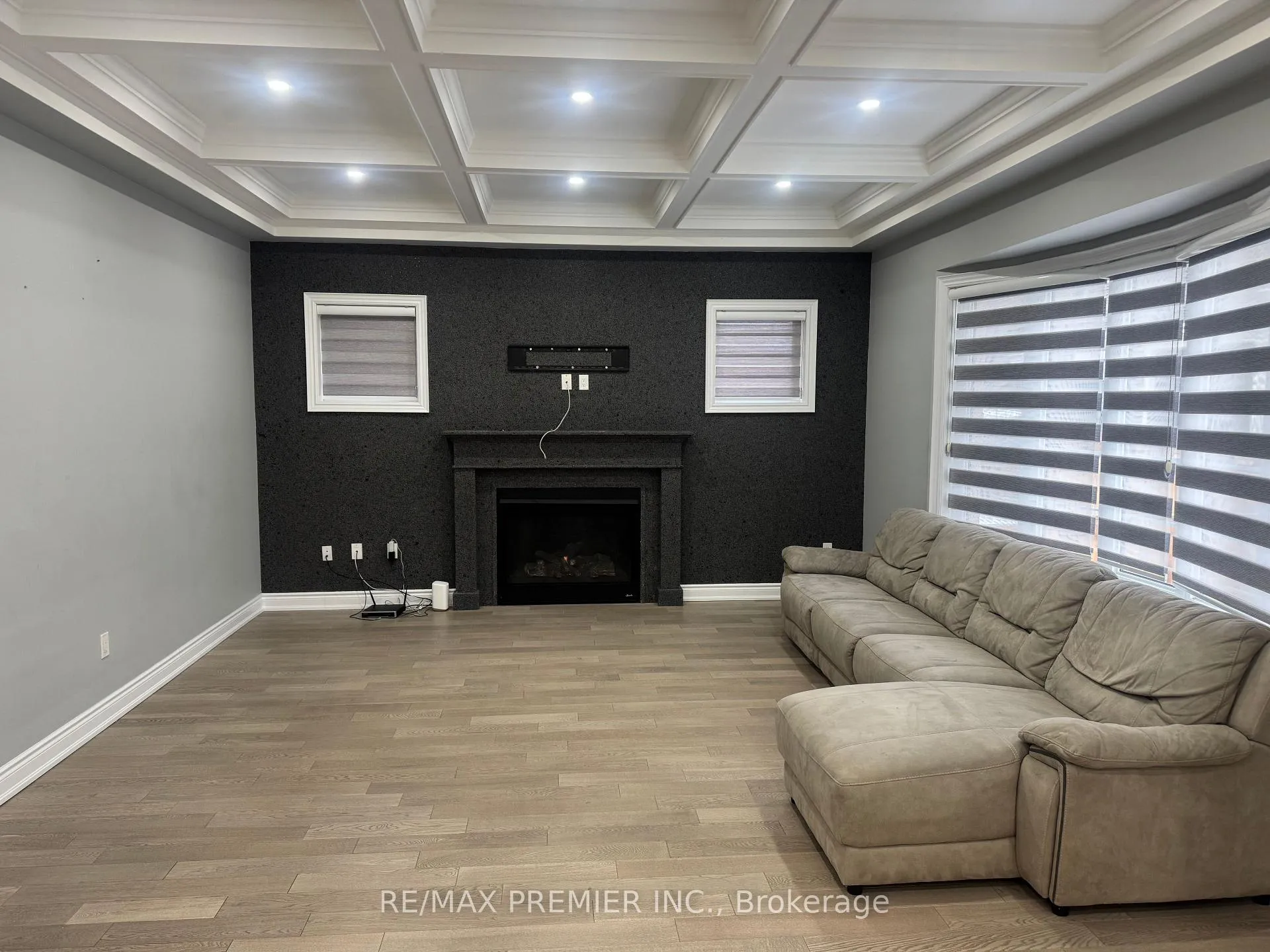 Photo 3 of 185 Faust Ridge, Vaughan, Kleinburg — HOMEH