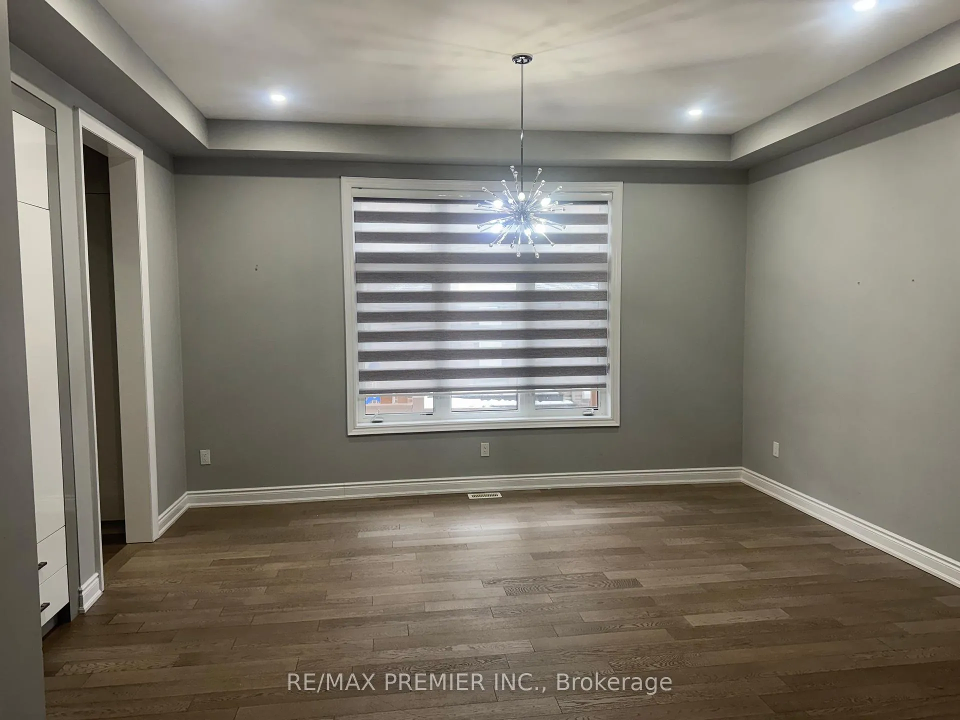 Photo 4 of 185 Faust Ridge, Vaughan, Kleinburg — HOMEH