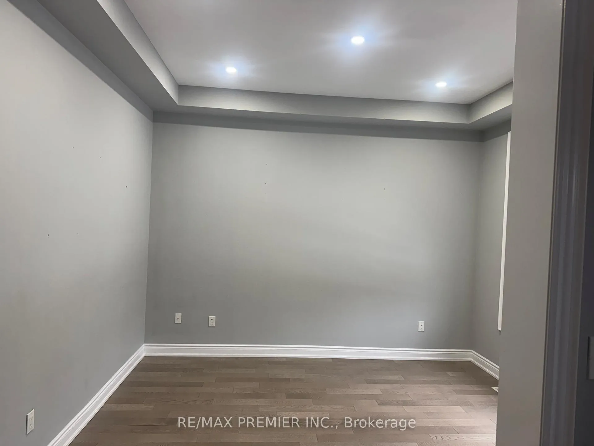 Photo 5 of 185 Faust Ridge, Vaughan, Kleinburg — HOMEH