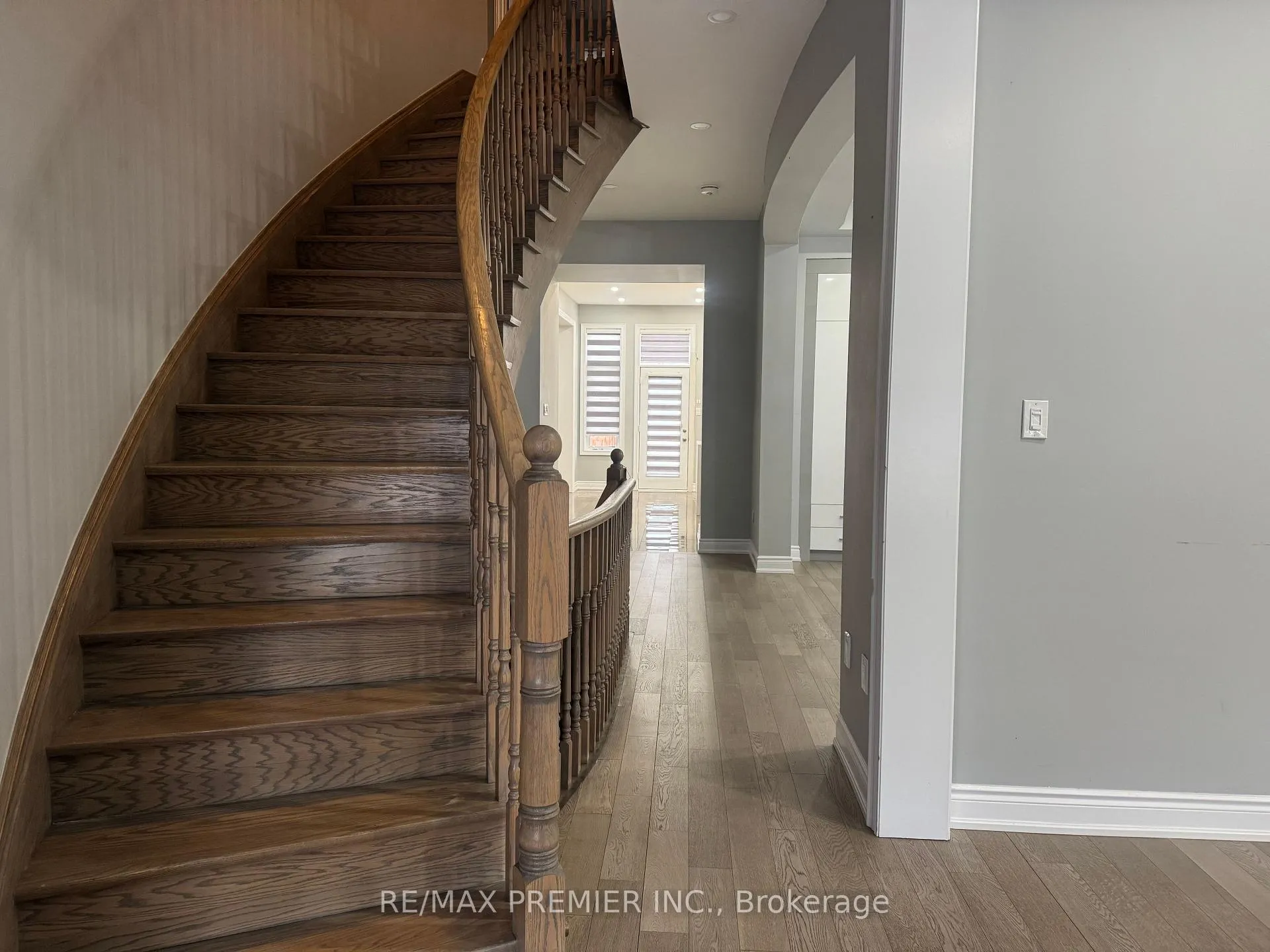 Photo 9 of 185 Faust Ridge, Vaughan, Kleinburg — HOMEH