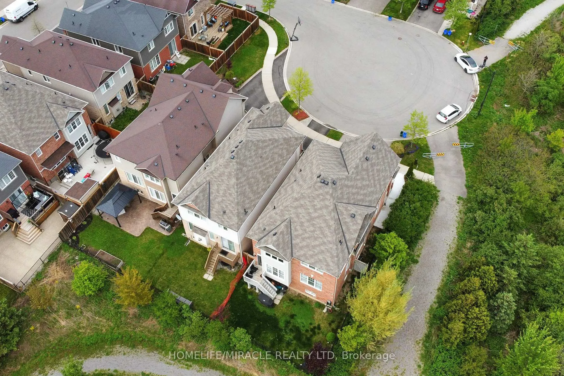 Photo 3 of 1042 Tock Close, Milton, Willmott — HOMEH