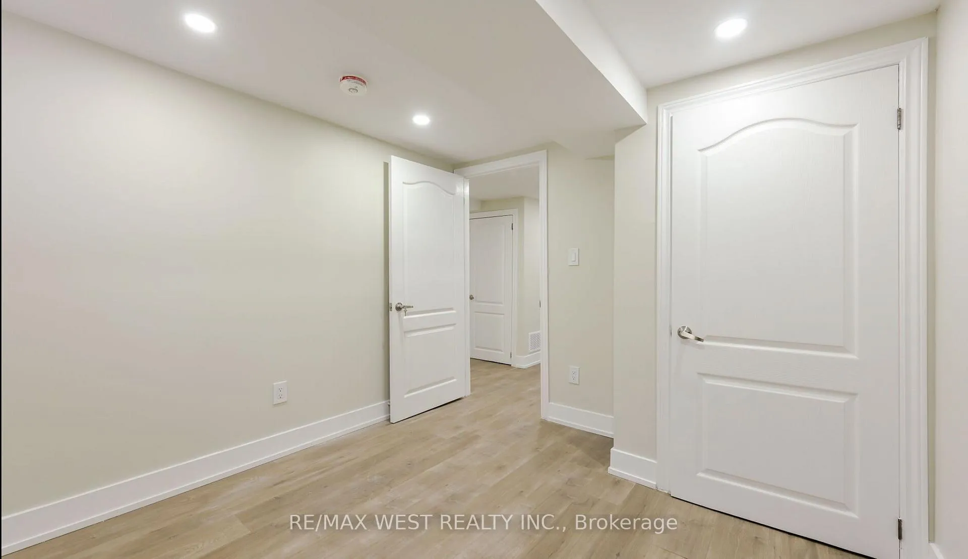 Photo 5 of Unit Basement, 15 Flavian Crescent, Brampton, Southgate — HOMEH