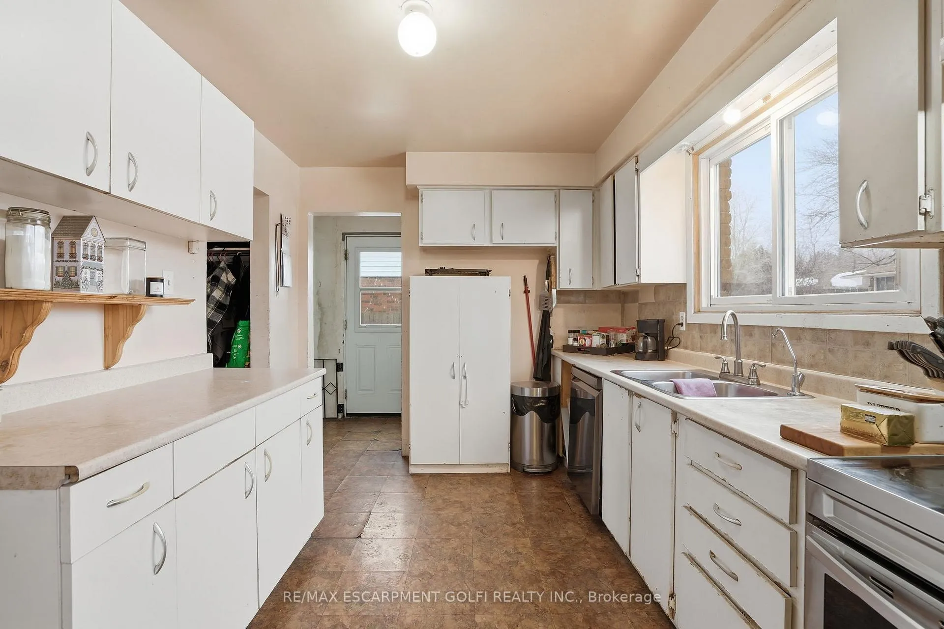 Photo 8 of 56 Purnell Drive, Hamilton, Gilbert — HOMEH