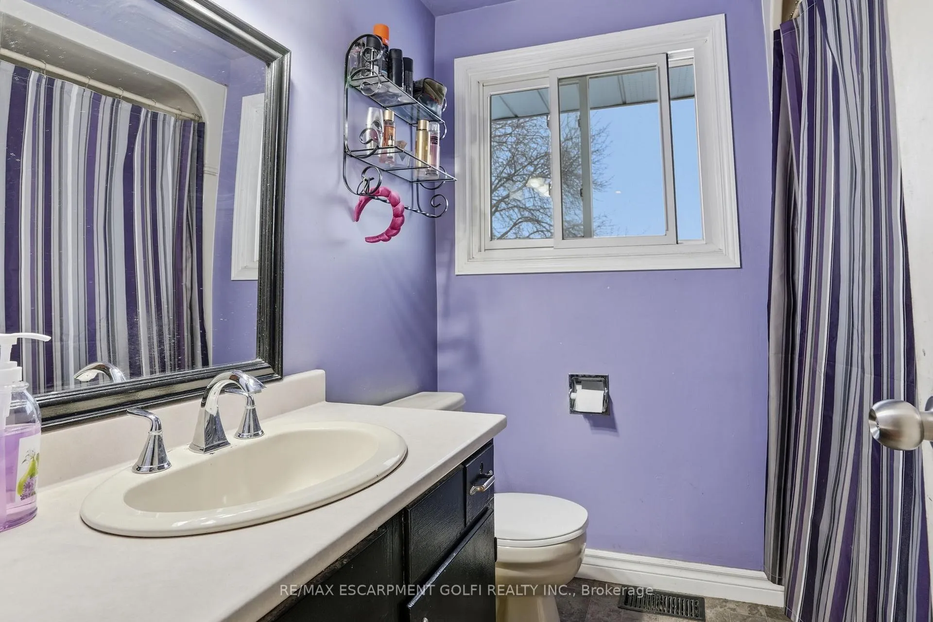 Photo 14 of 56 Purnell Drive, Hamilton, Gilbert — HOMEH