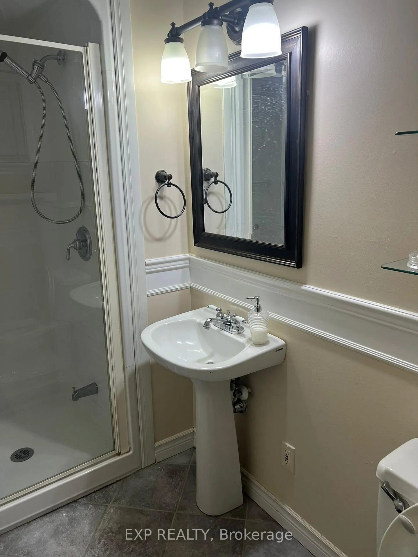 Photo 13 of 671 Adelaide Avenue E, Oshawa, Eastdale — HOMEH