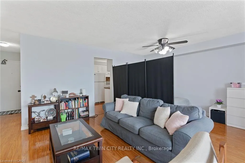 Photo 14 of 225 harvard Place E, Waterloo, Lincoln Heights — HOMEH