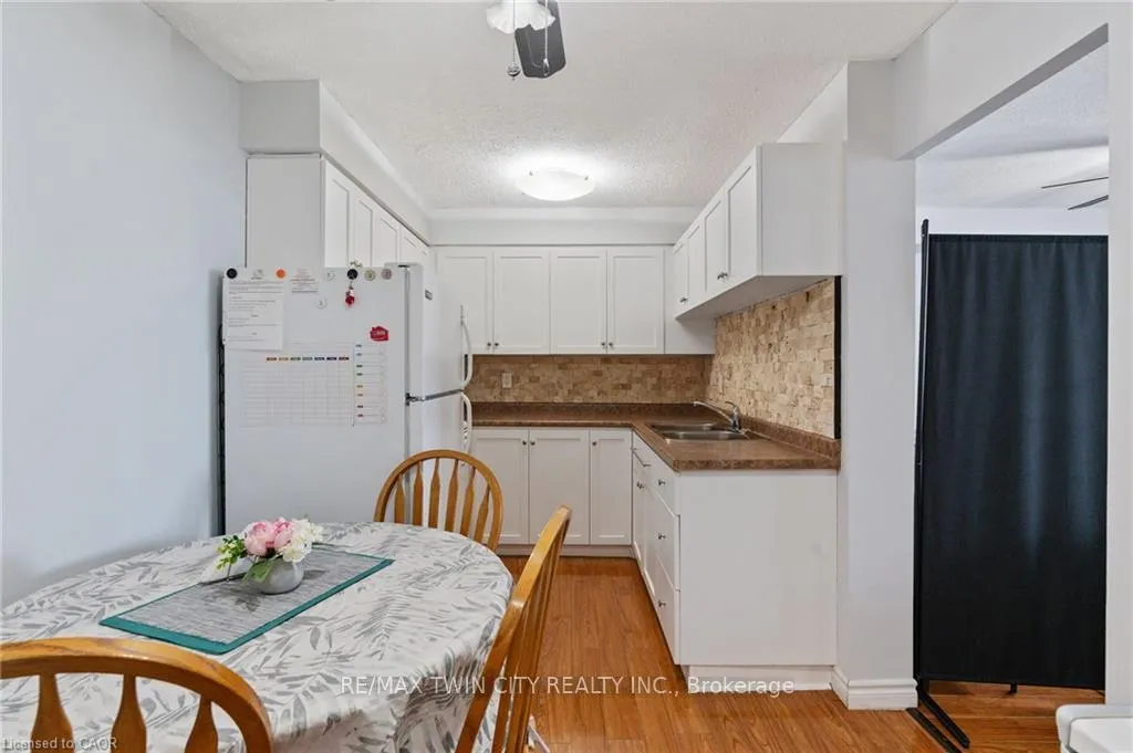 Photo 22 of 225 harvard Place E, Waterloo, Lincoln Heights — HOMEH