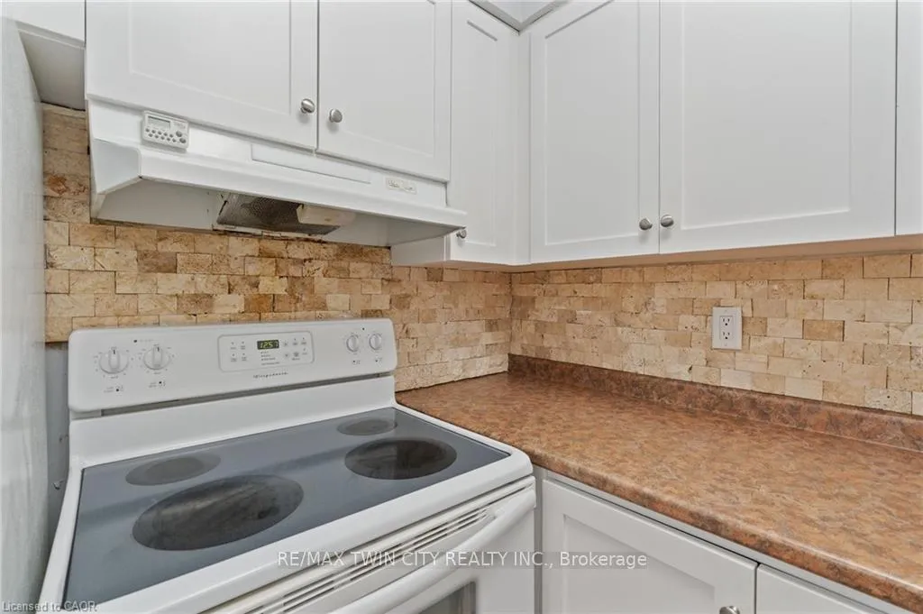 Photo 29 of 225 harvard Place E, Waterloo, Lincoln Heights — HOMEH