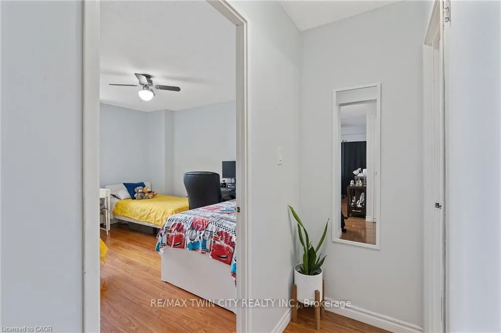 Photo 30 of 225 harvard Place E, Waterloo, Lincoln Heights — HOMEH