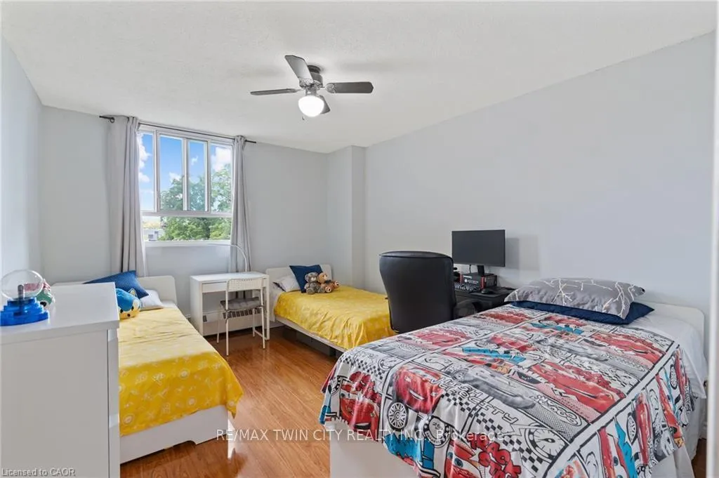 Photo 32 of 225 harvard Place E, Waterloo, Lincoln Heights — HOMEH