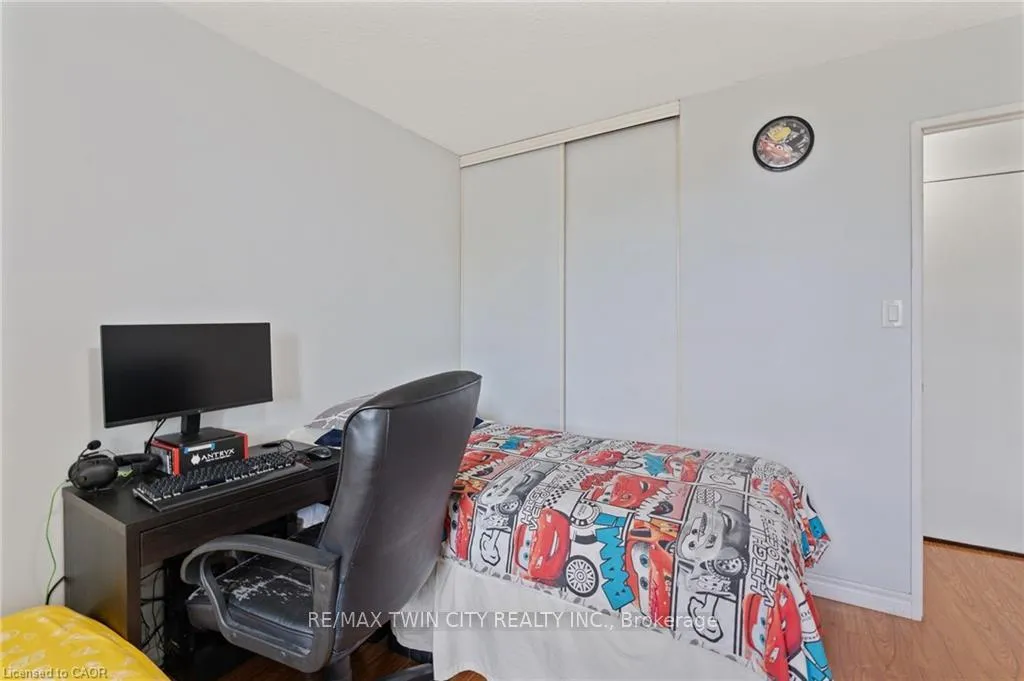 Photo 34 of 225 harvard Place E, Waterloo, Lincoln Heights — HOMEH