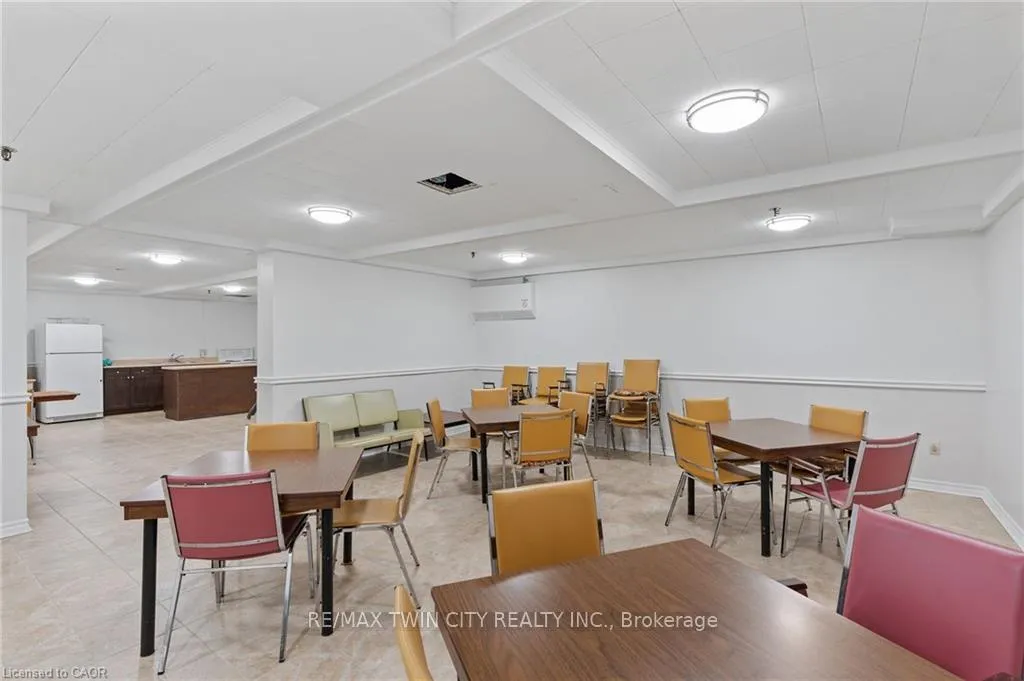 Photo 43 of 225 harvard Place E, Waterloo, Lincoln Heights — HOMEH