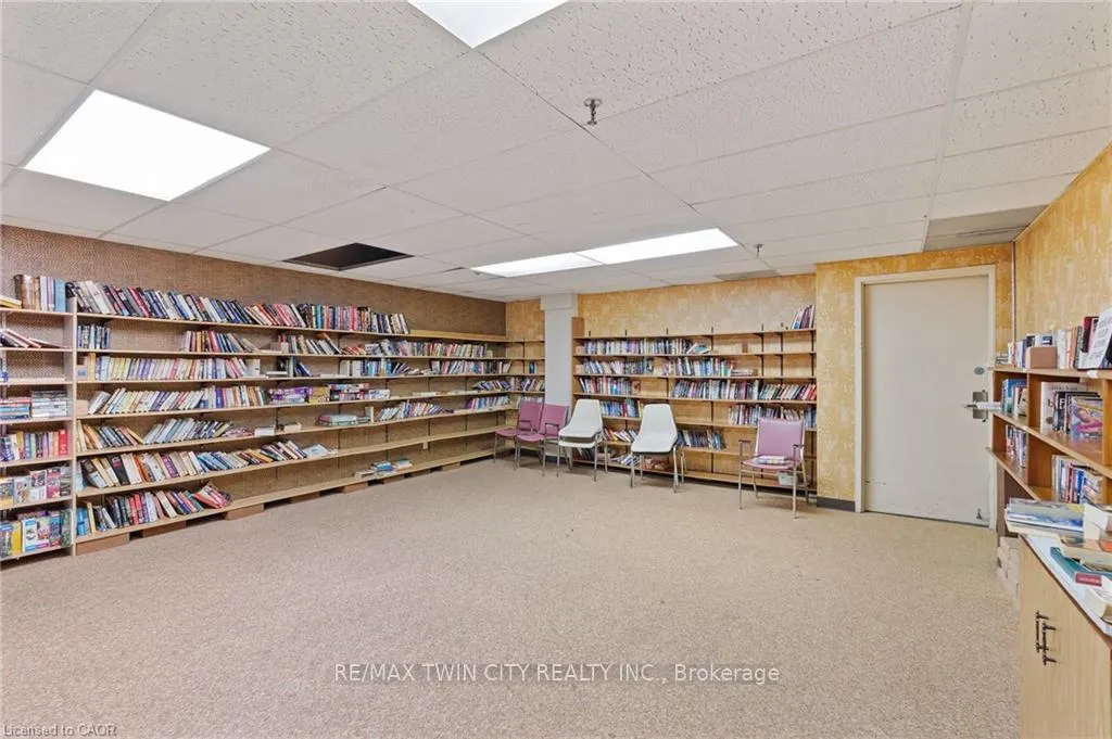 Photo 48 of 225 harvard Place E, Waterloo, Lincoln Heights — HOMEH