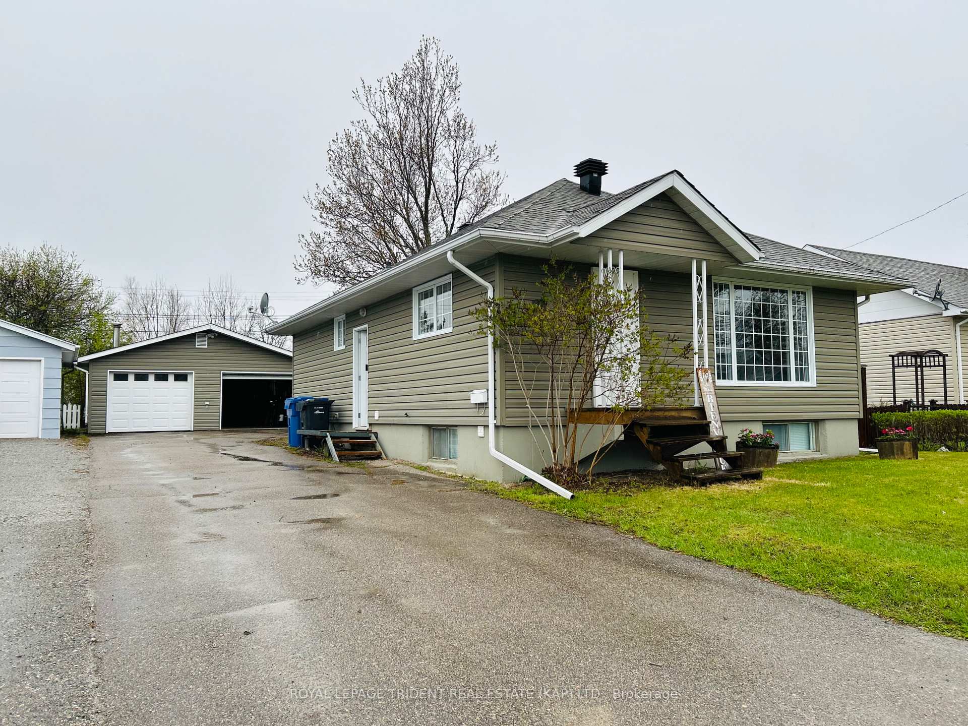 Photo 1 of 14 Elm Street W, Kapuskasing — HOMEH