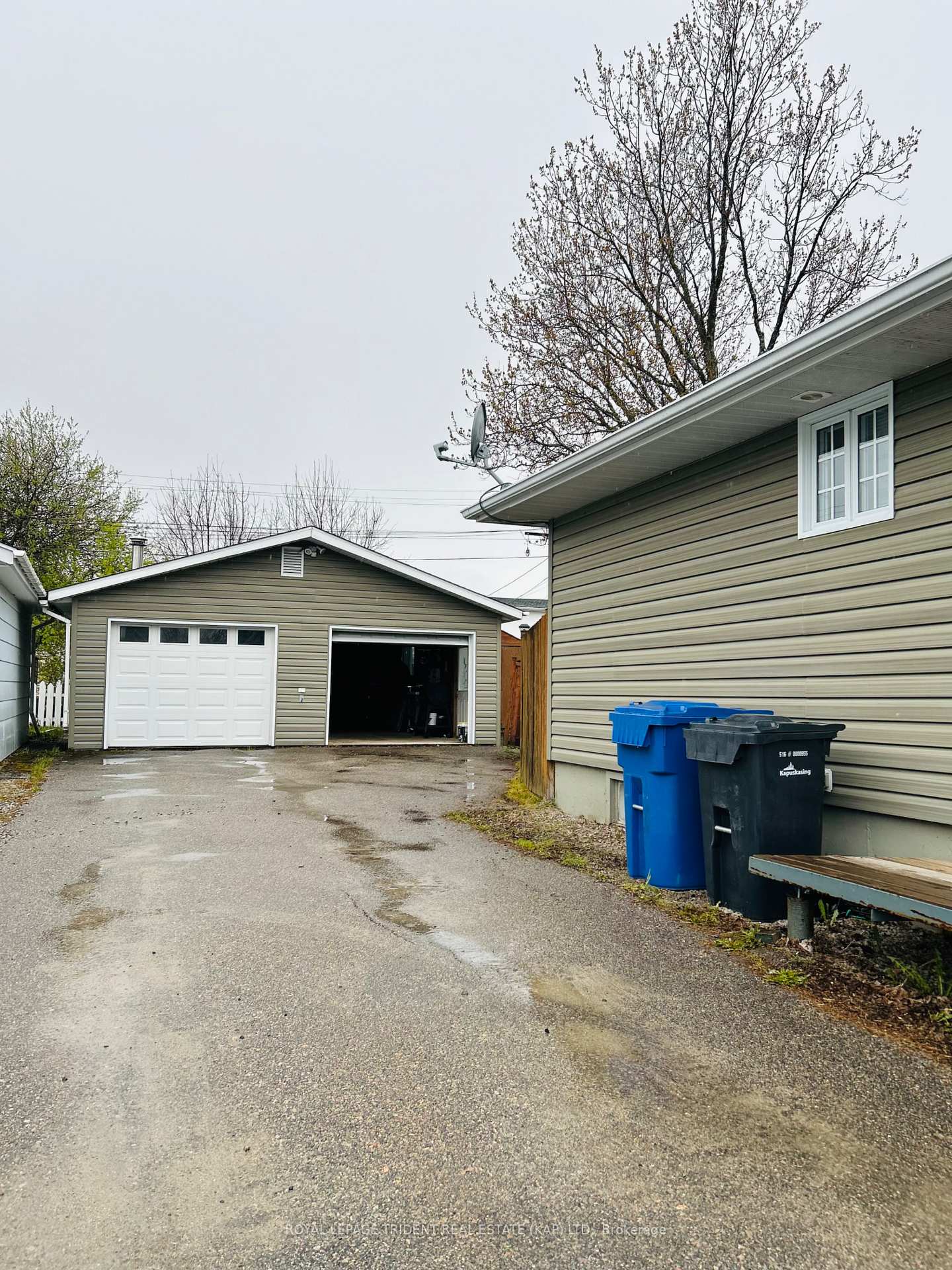 Photo 3 of 14 Elm Street W, Kapuskasing — HOMEH