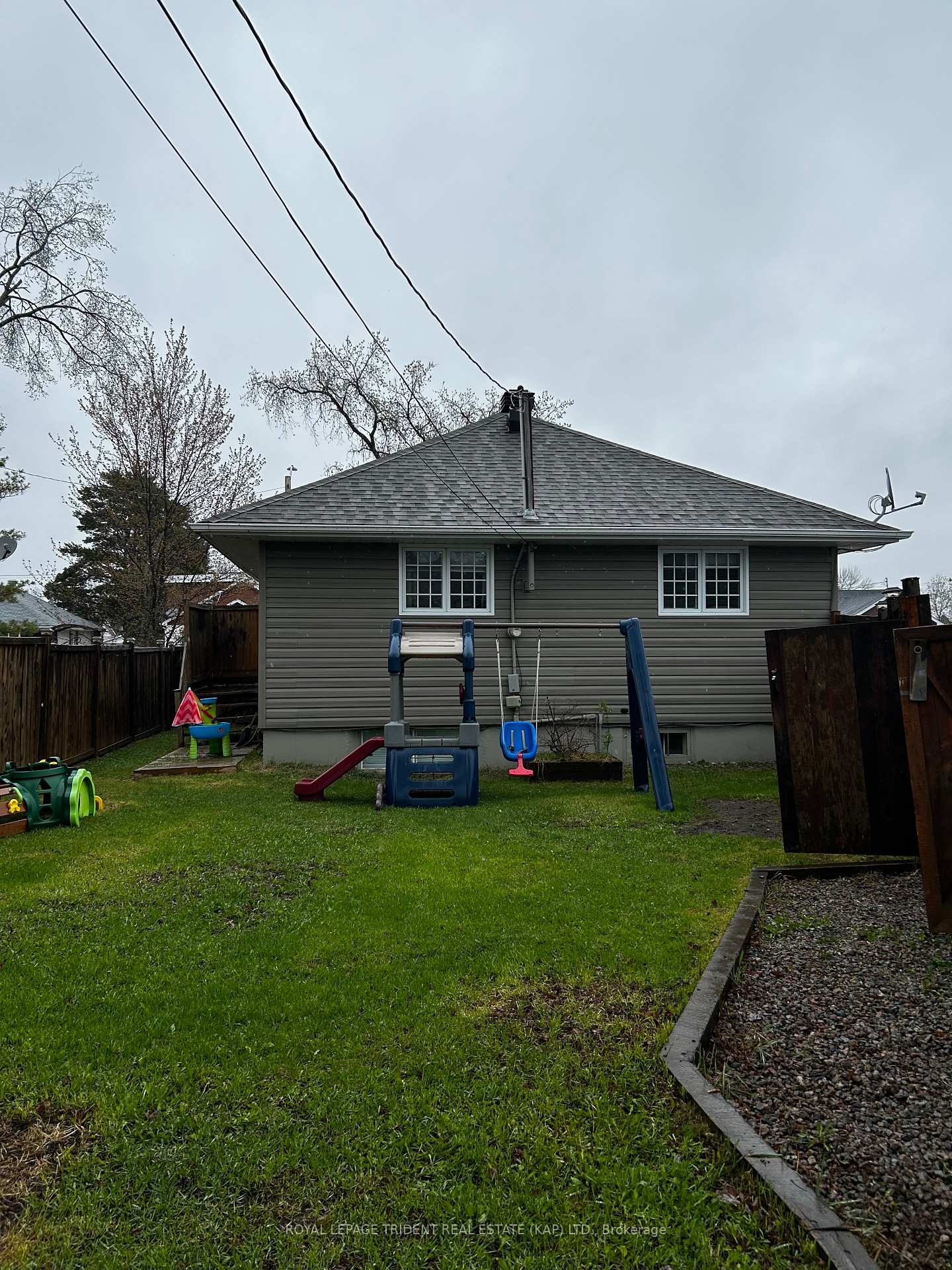 Photo 8 of 14 Elm Street W, Kapuskasing — HOMEH