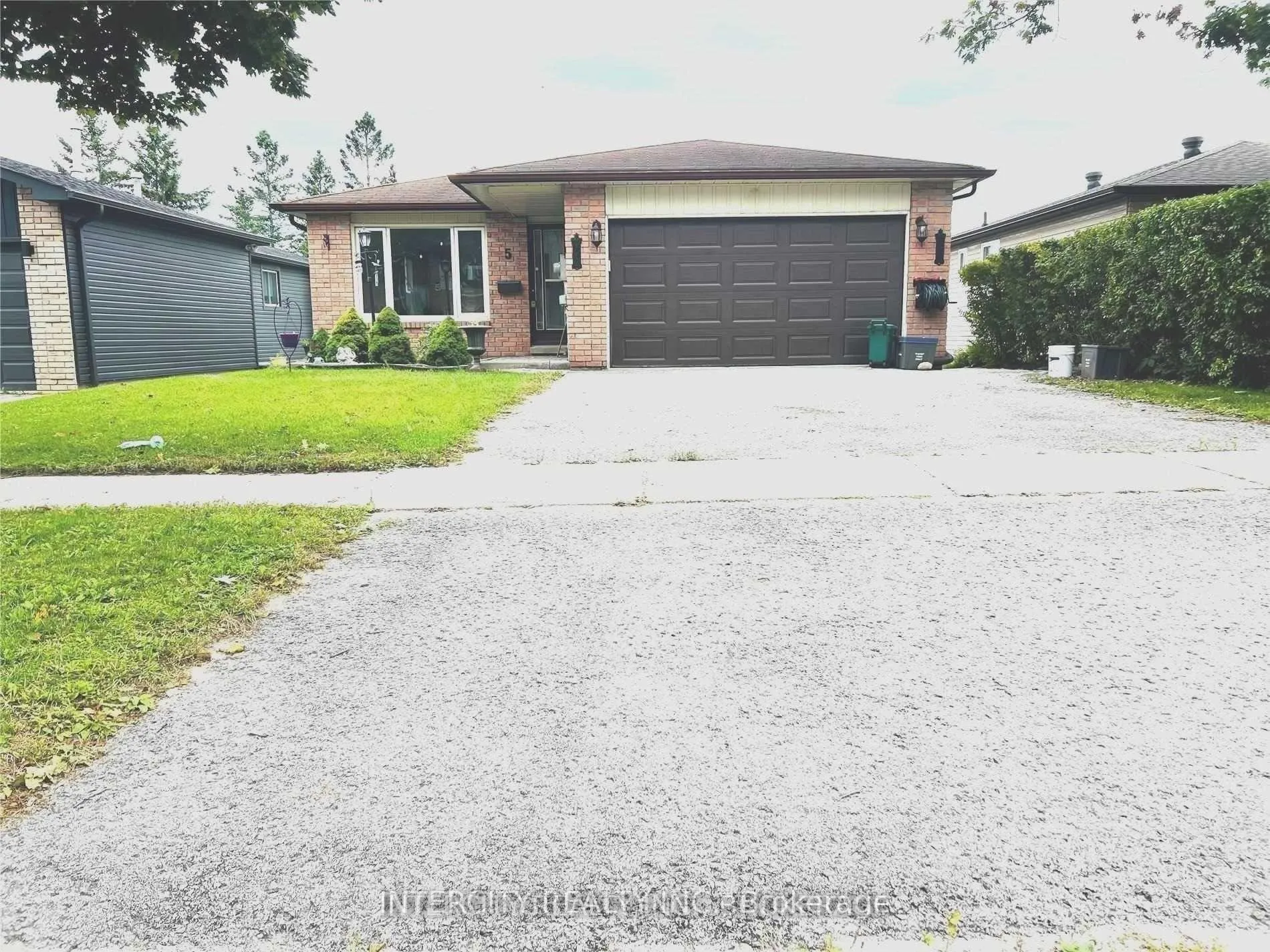 Photo 1 of Unit Walkout Basment, 5 Browning Trail, Barrie, Letitia Heights — HOMEH