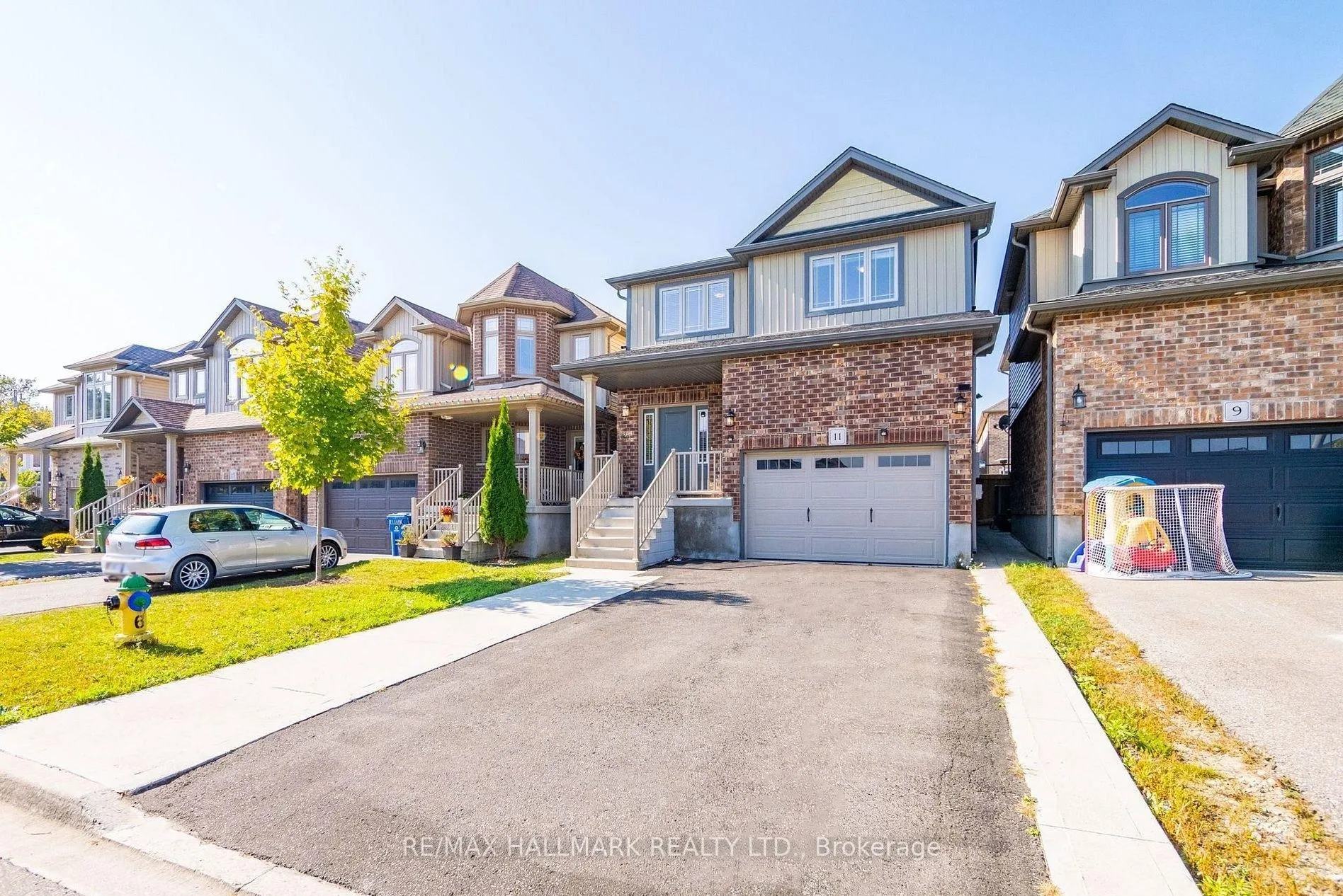 Photo 1 of Unit Upper Bdrm, 11 Burcombe Cross, Guelph, Pineridge/Westminster Woods — HOMEH