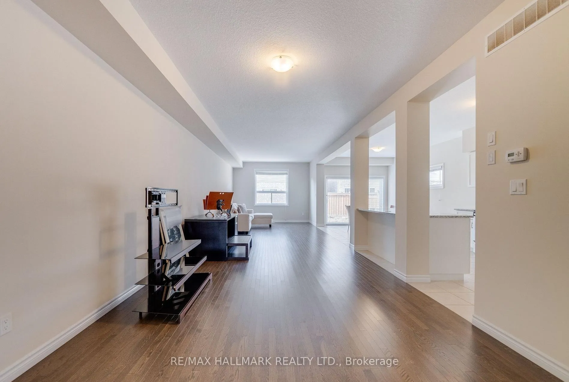 Photo 7 of Unit Upper Bdrm, 11 Burcombe Cross, Guelph, Pineridge/Westminster Woods — HOMEH