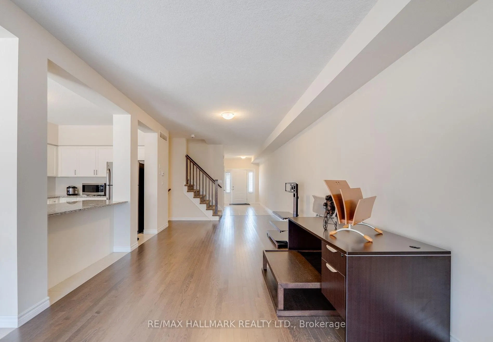 Photo 8 of Unit Upper Bdrm, 11 Burcombe Cross, Guelph, Pineridge/Westminster Woods — HOMEH