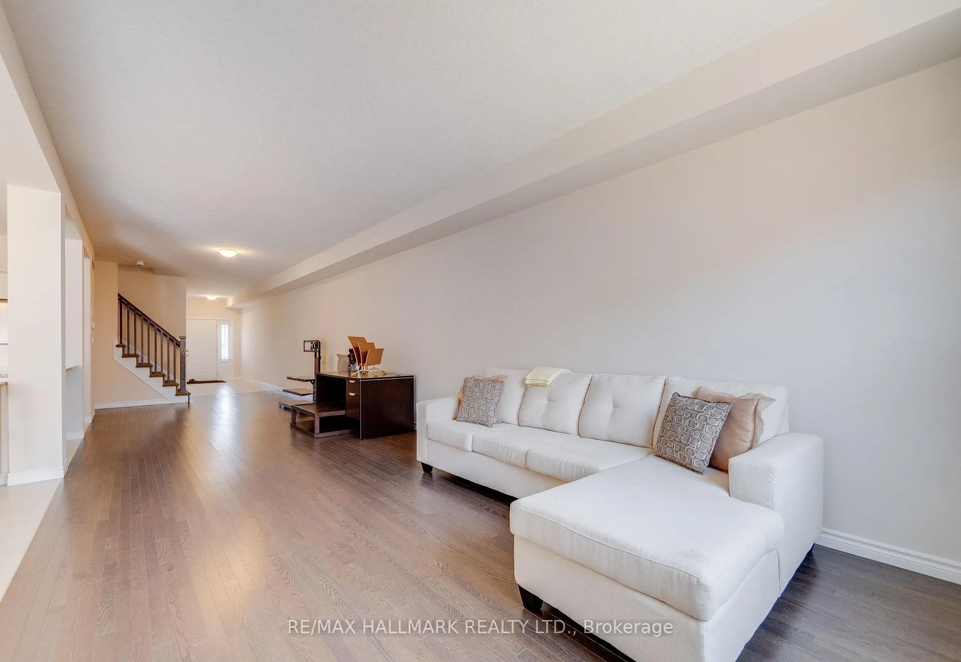 Photo 10 of Unit Upper Bdrm, 11 Burcombe Cross, Guelph, Pineridge/Westminster Woods — HOMEH