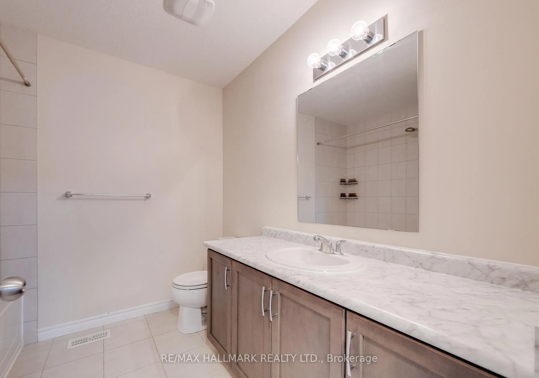 Photo 17 of Unit Upper Bdrm, 11 Burcombe Cross, Guelph, Pineridge/Westminster Woods — HOMEH